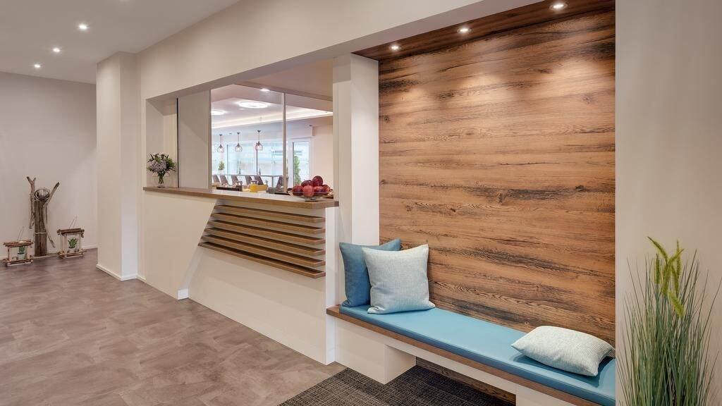 Vista Lobby Amper Art Hotel