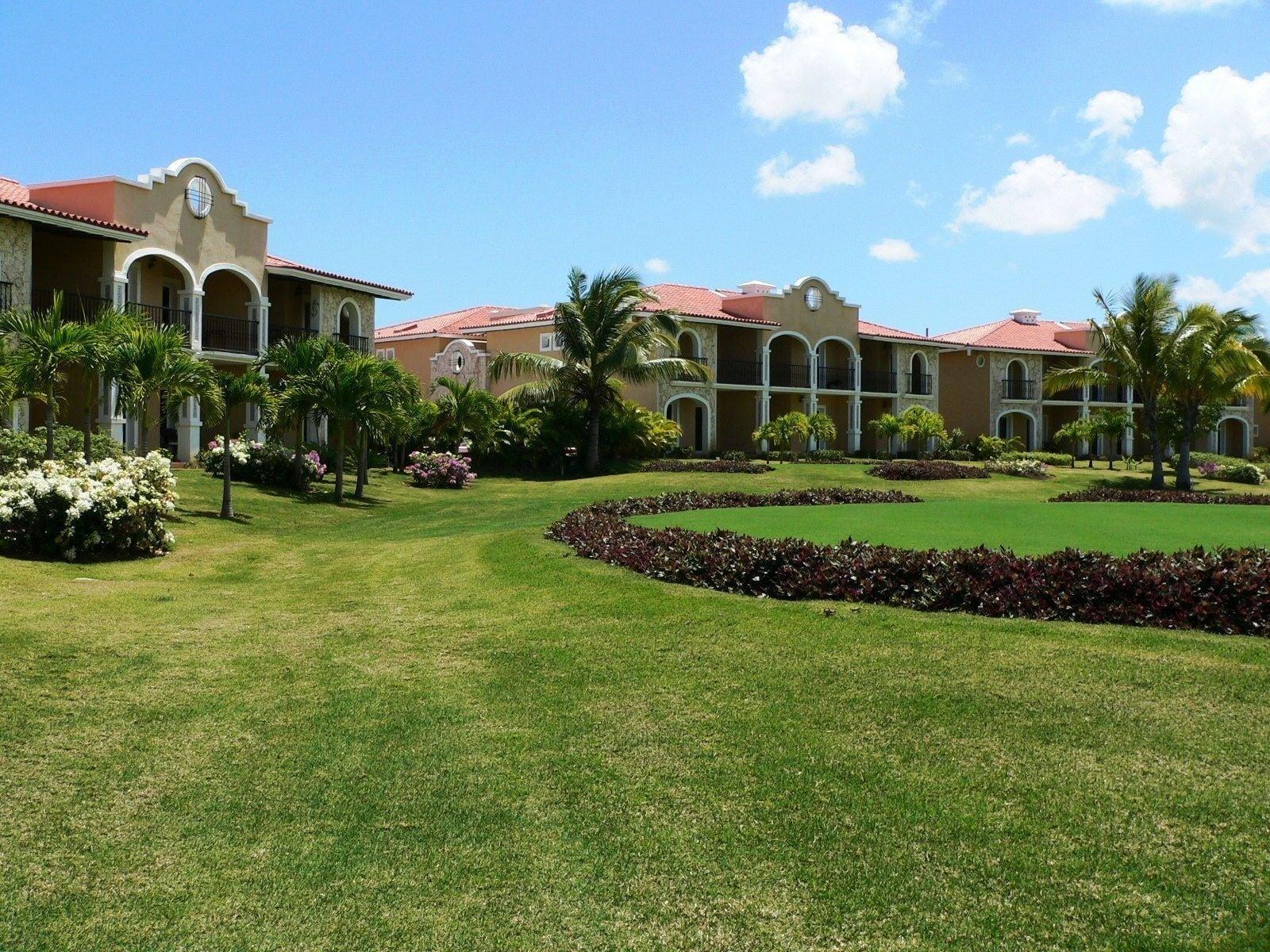 Vista Exterior The Golf Suites