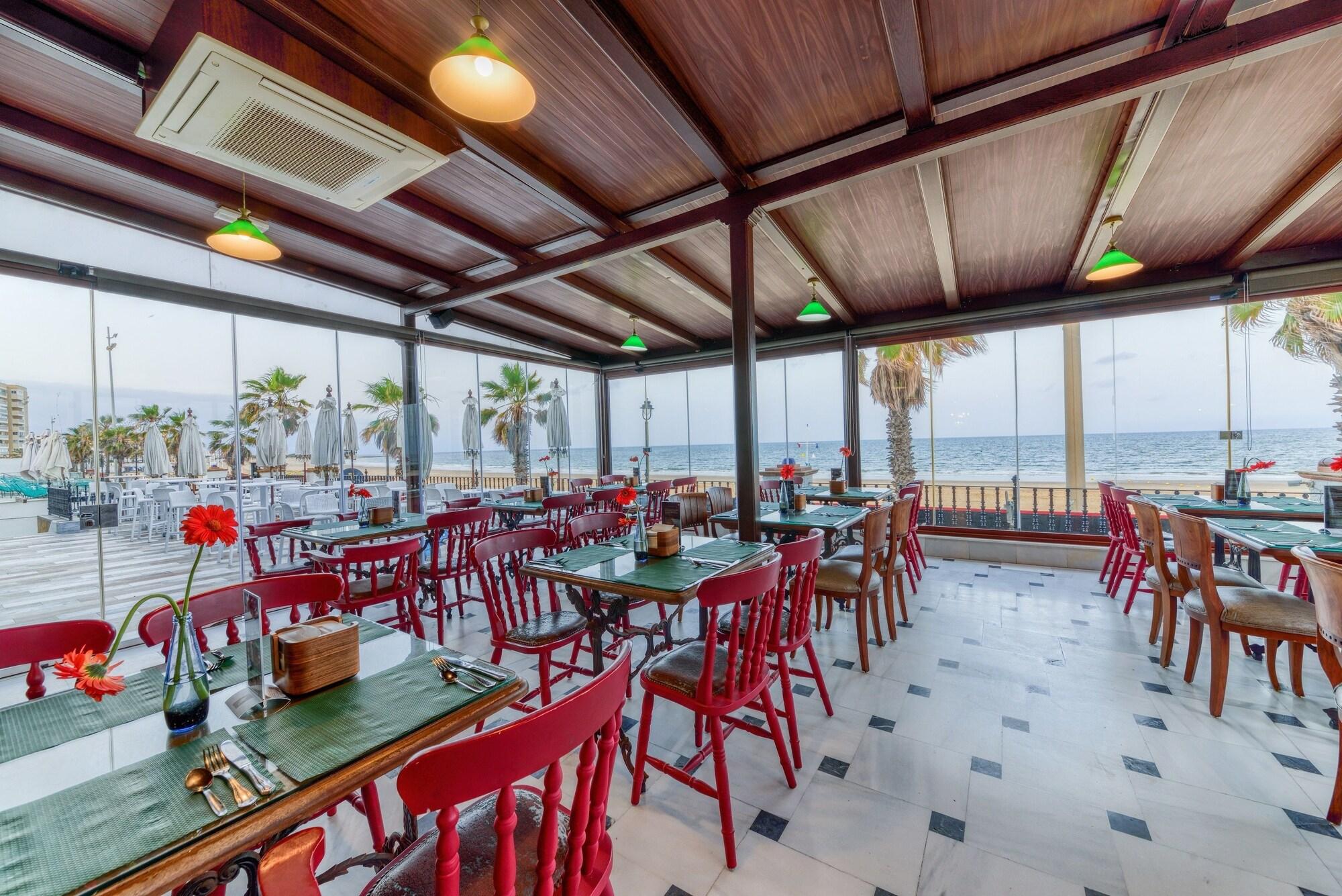 Restaurant Hotel Playa De Regla