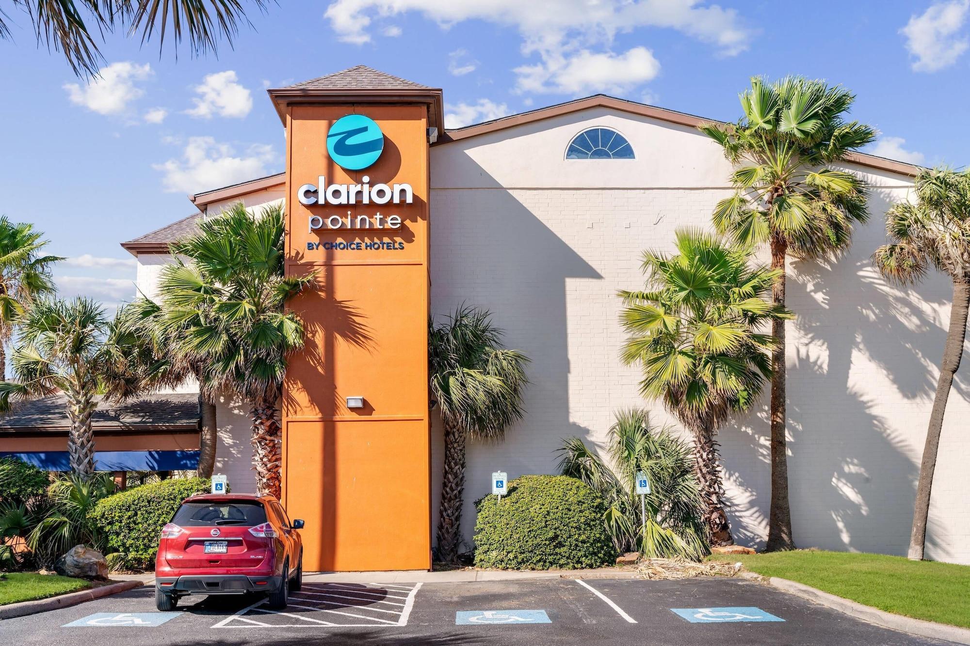 Vista Exterior Clarion Pointe Galveston - Beachfront