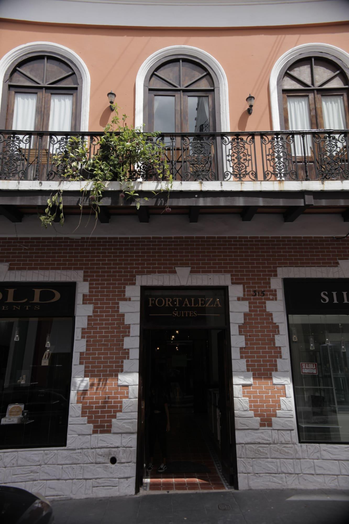 Varios Fortaleza Suites