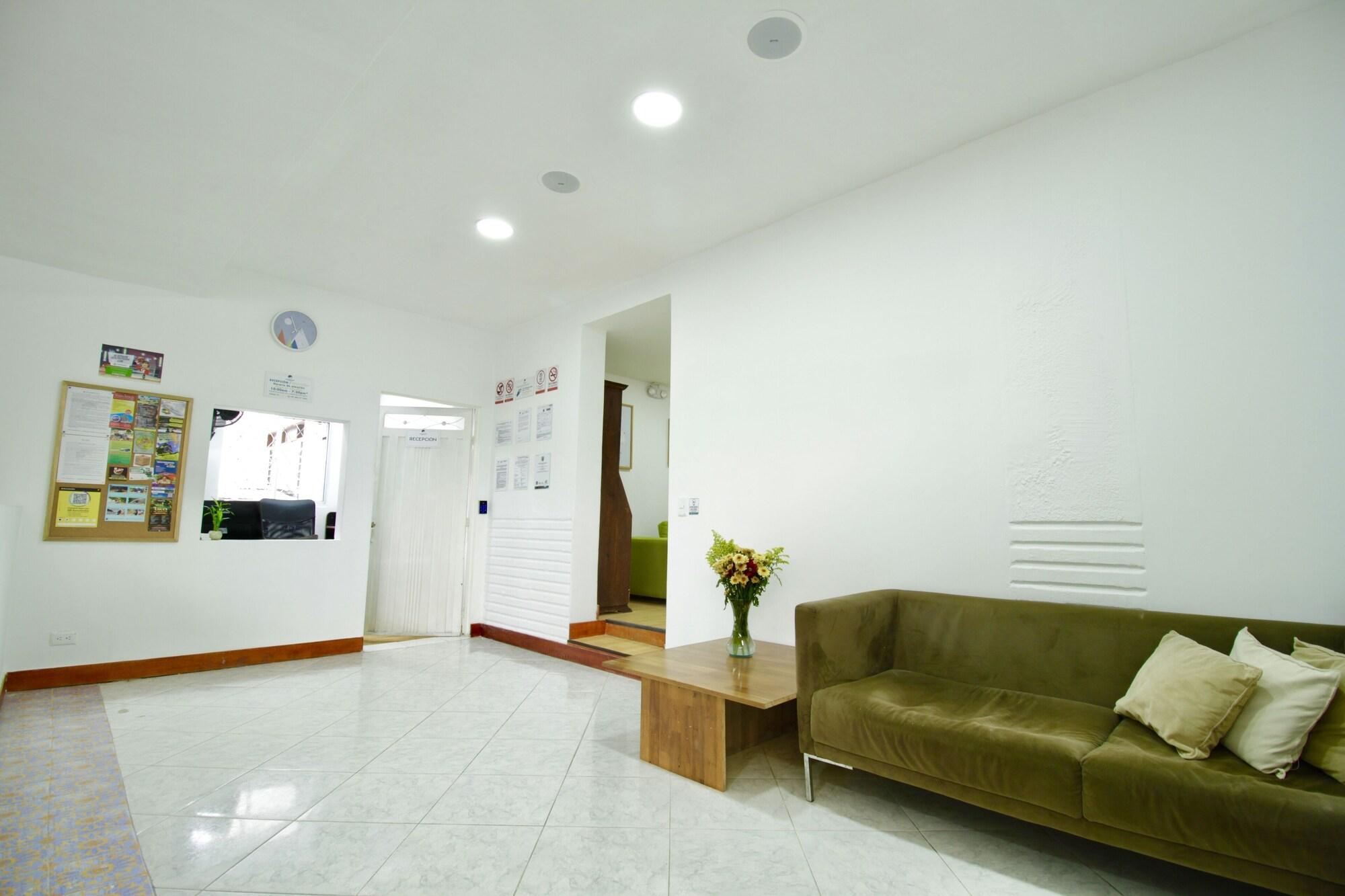 Vista Lobby Poblado Park Guest House