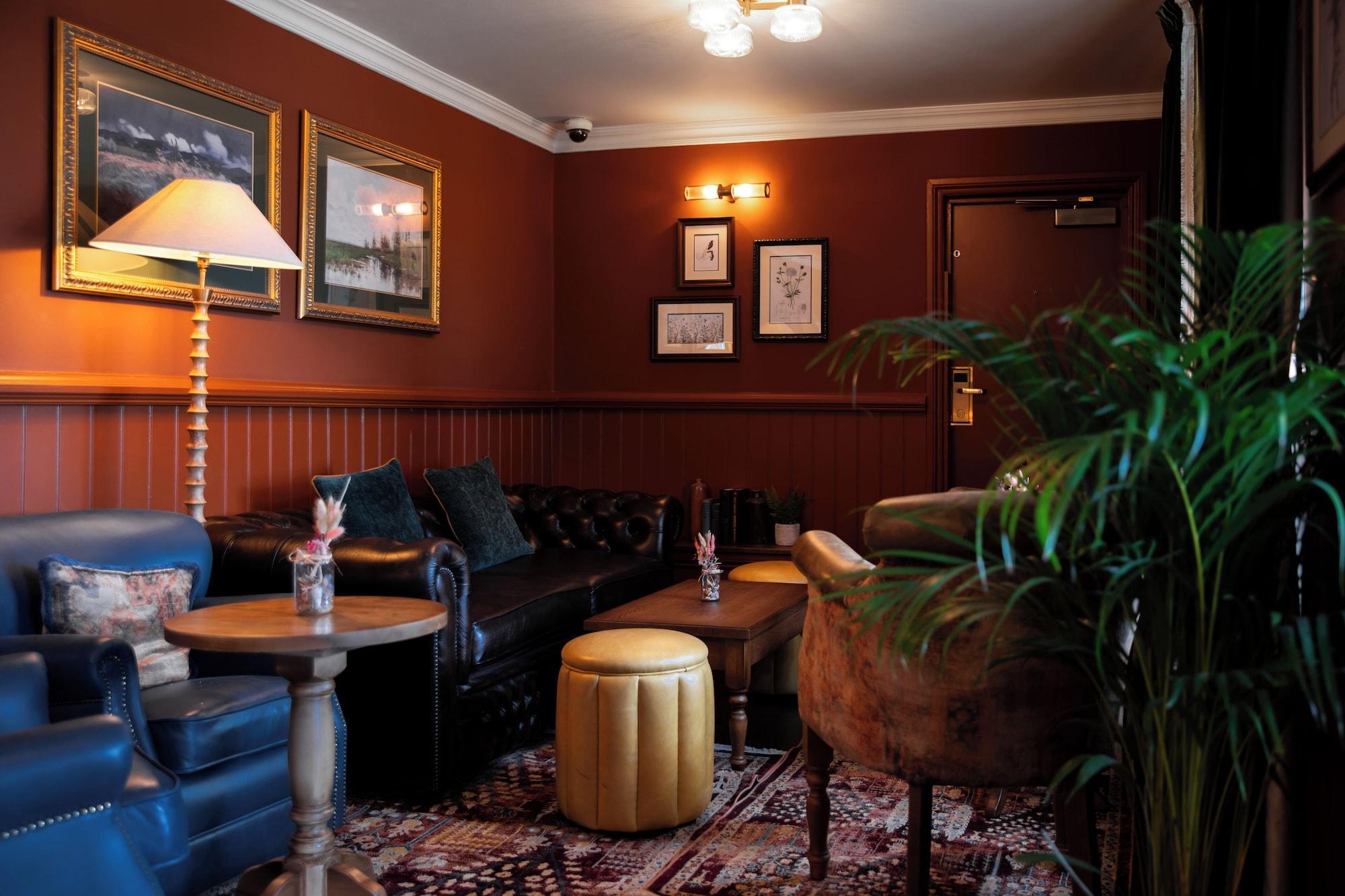 Vista Lobby Worplesdon Place Hotel