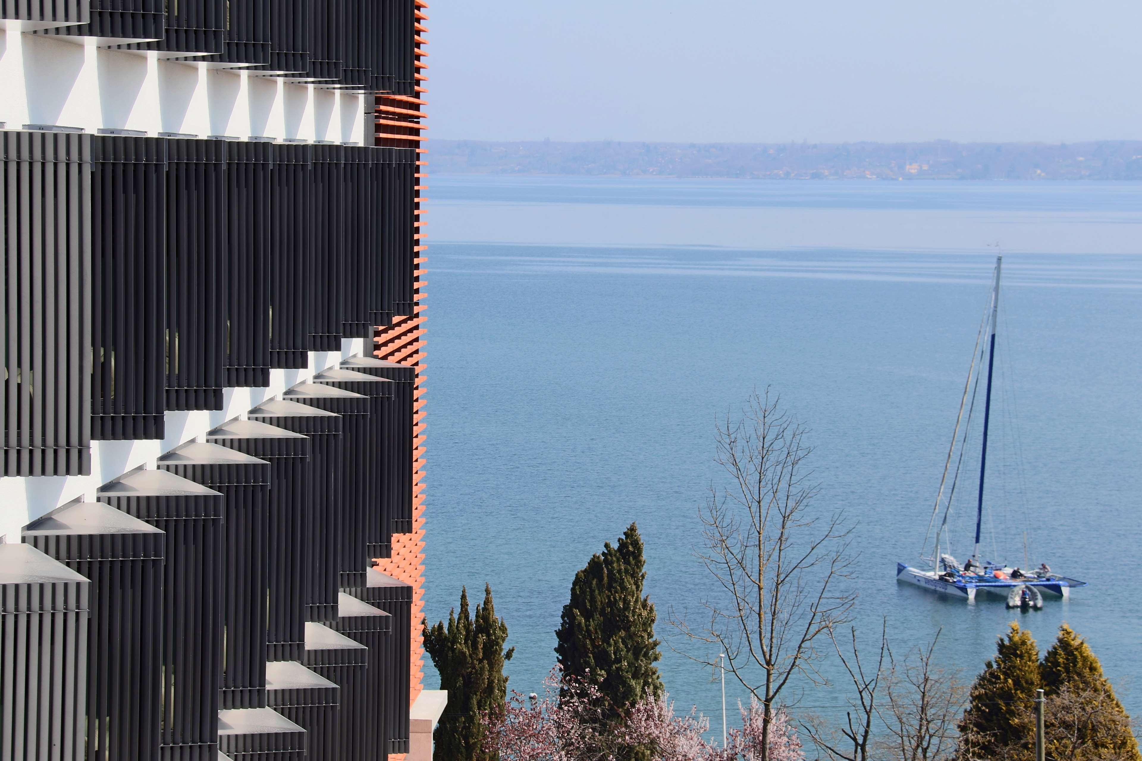 Vista Exterior Lake Geneva Hotel
