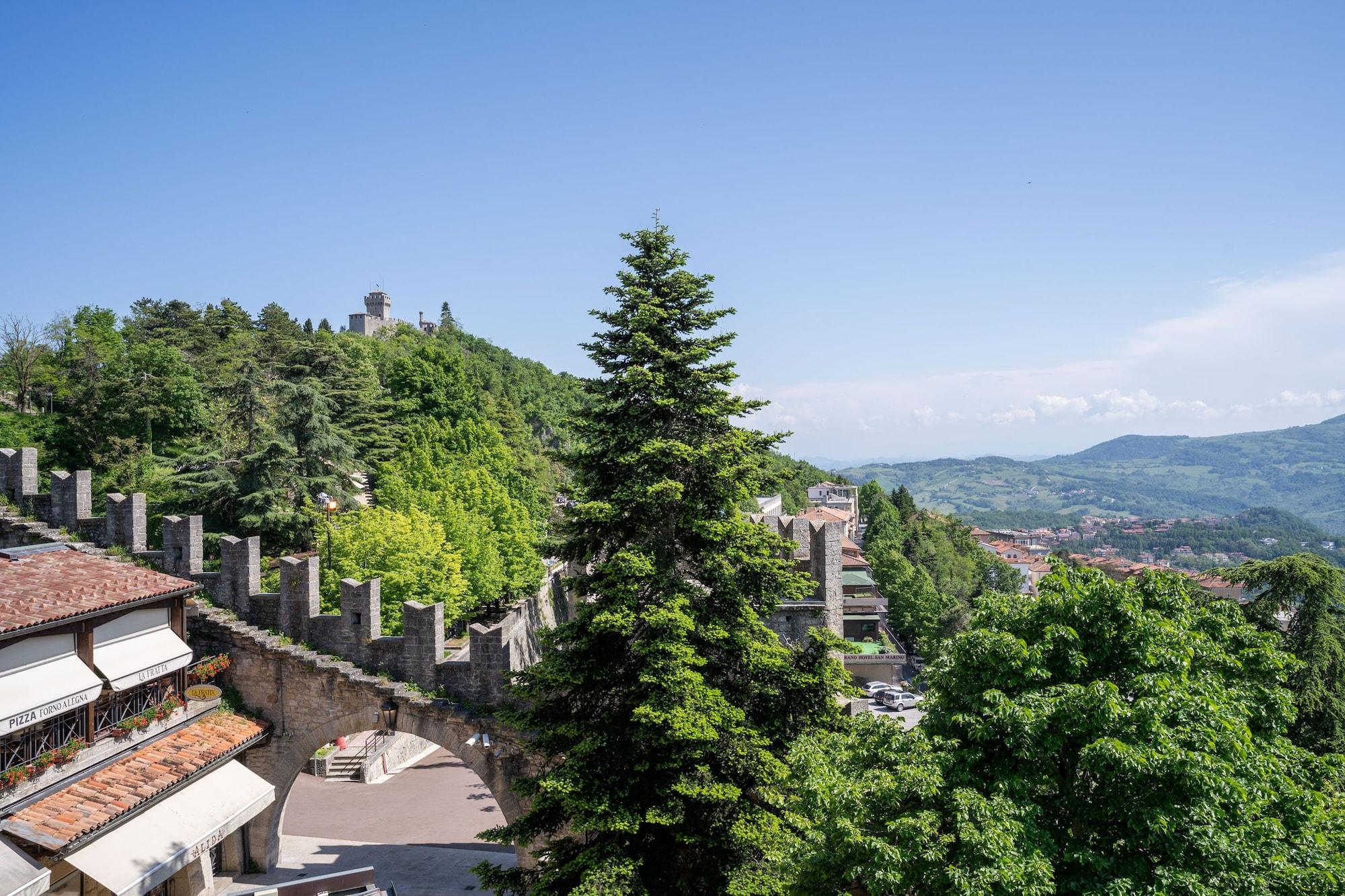 Varios Hotel Cesare