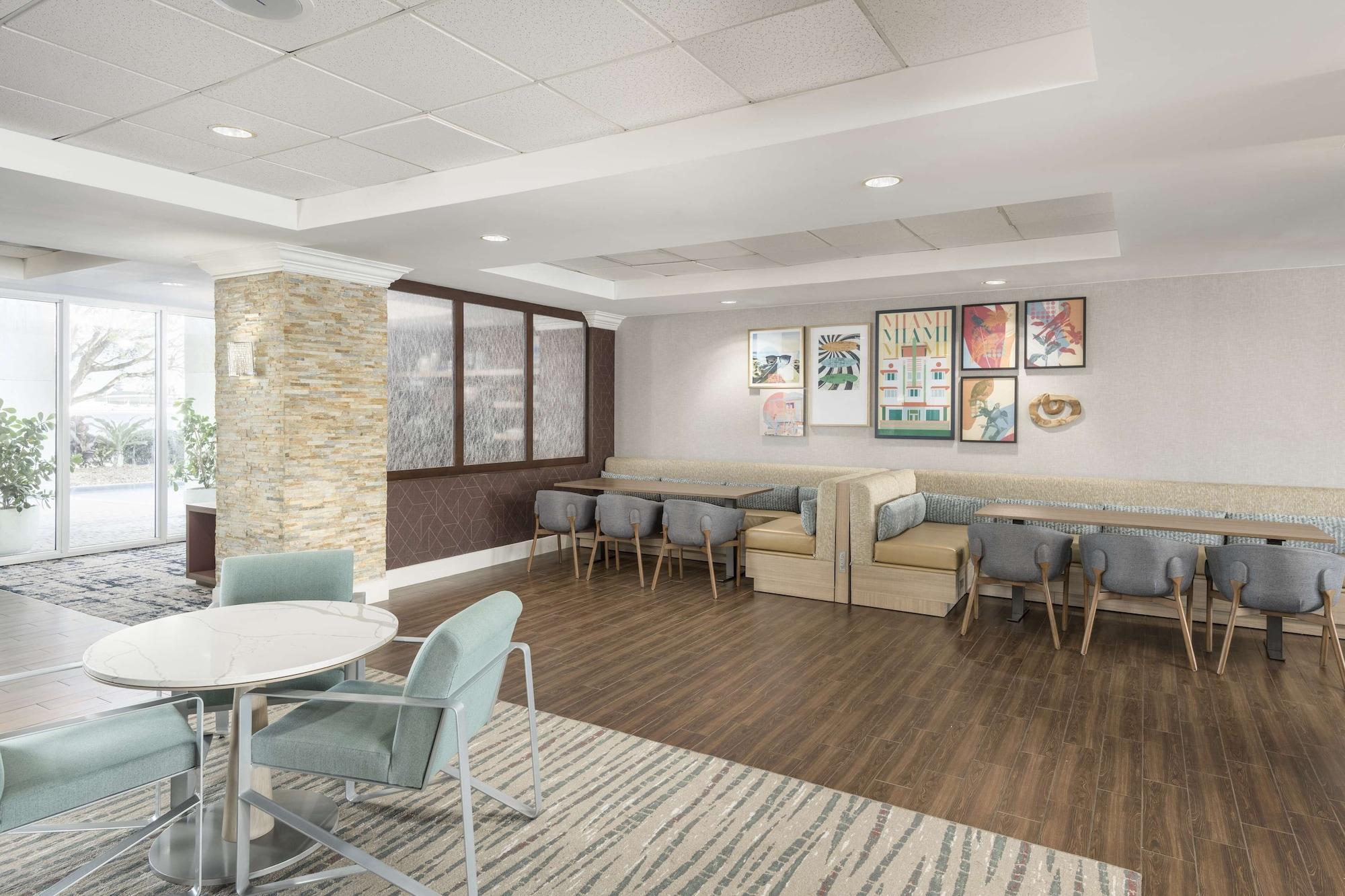 Vista Lobby Homewood Suites by Hilton Miami-Airport/Blue Lagoon