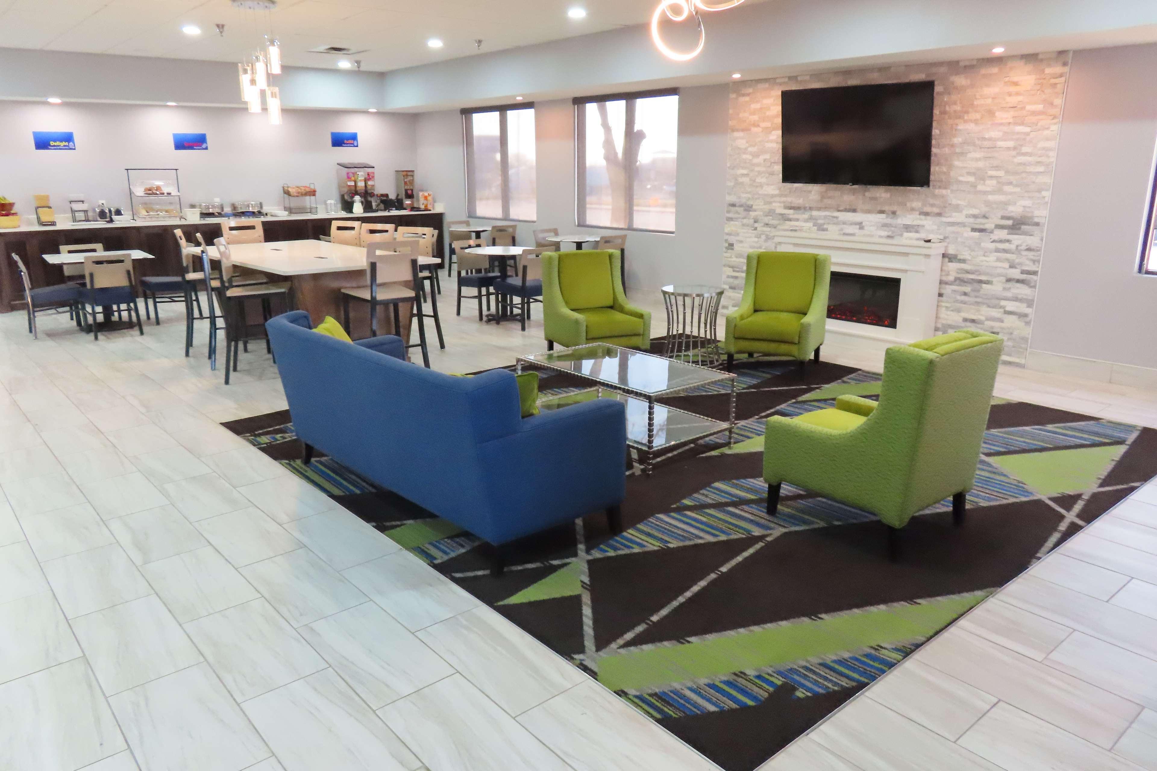 Vista Lobby Best Western Childress West Hotel