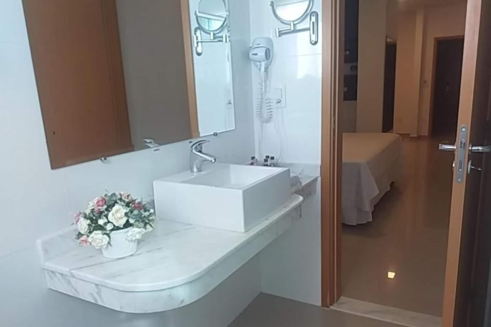 Equipamiento de Habitación Excellence Plaza Hotel
