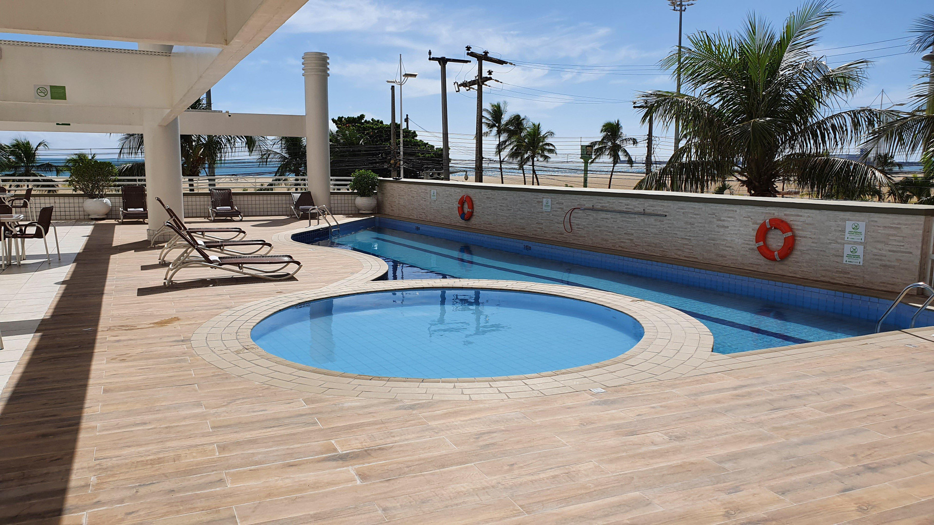 Vista Piscina Holiday Inn Fortaleza by IHG