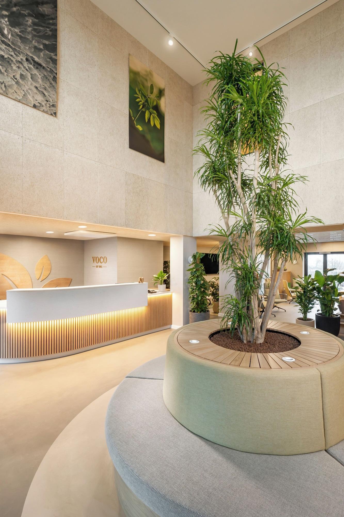 Vista Lobby voco Zeal Exeter Science Park by IHG