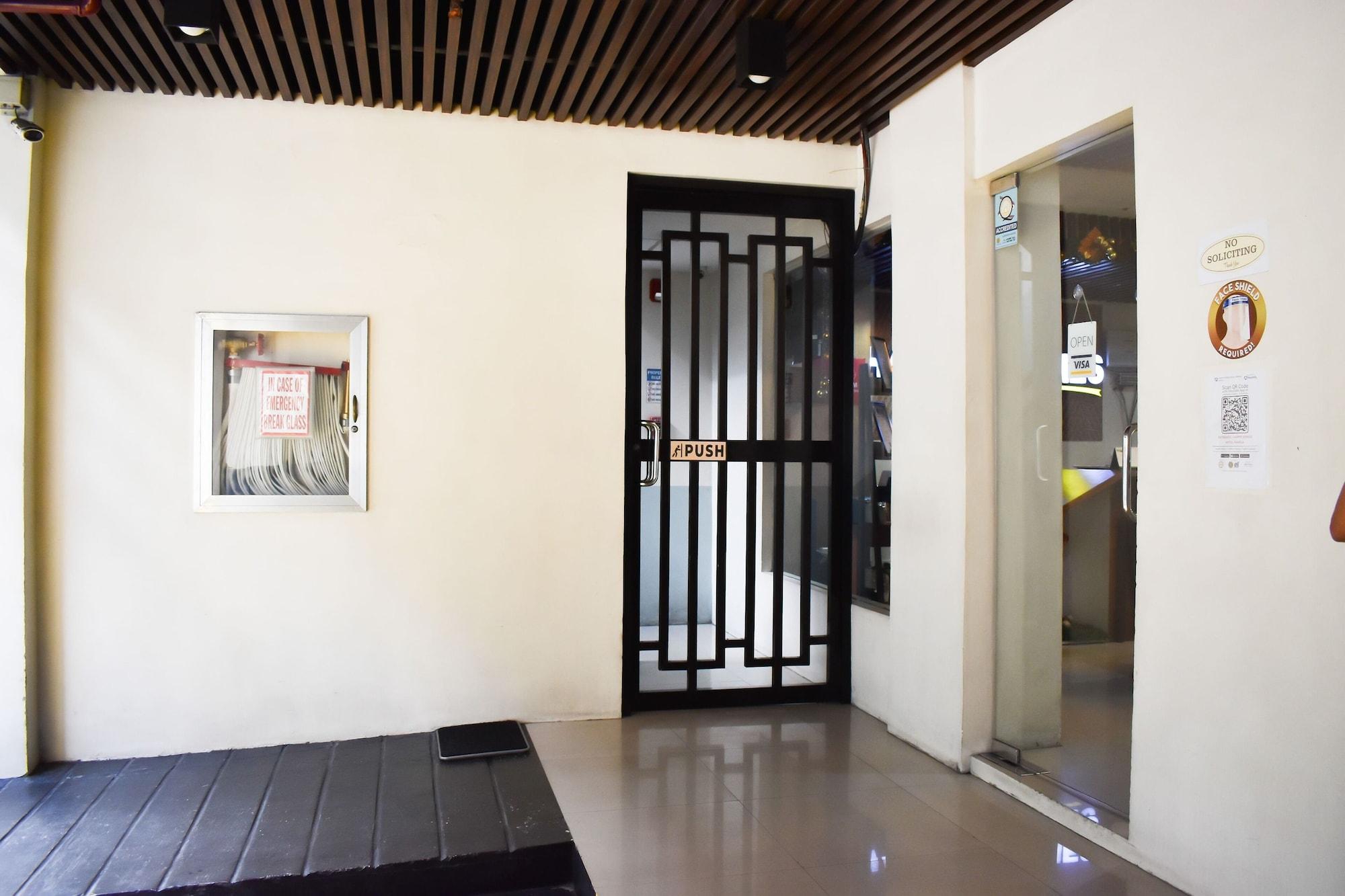 Vista Exterior Happy Homes Manila