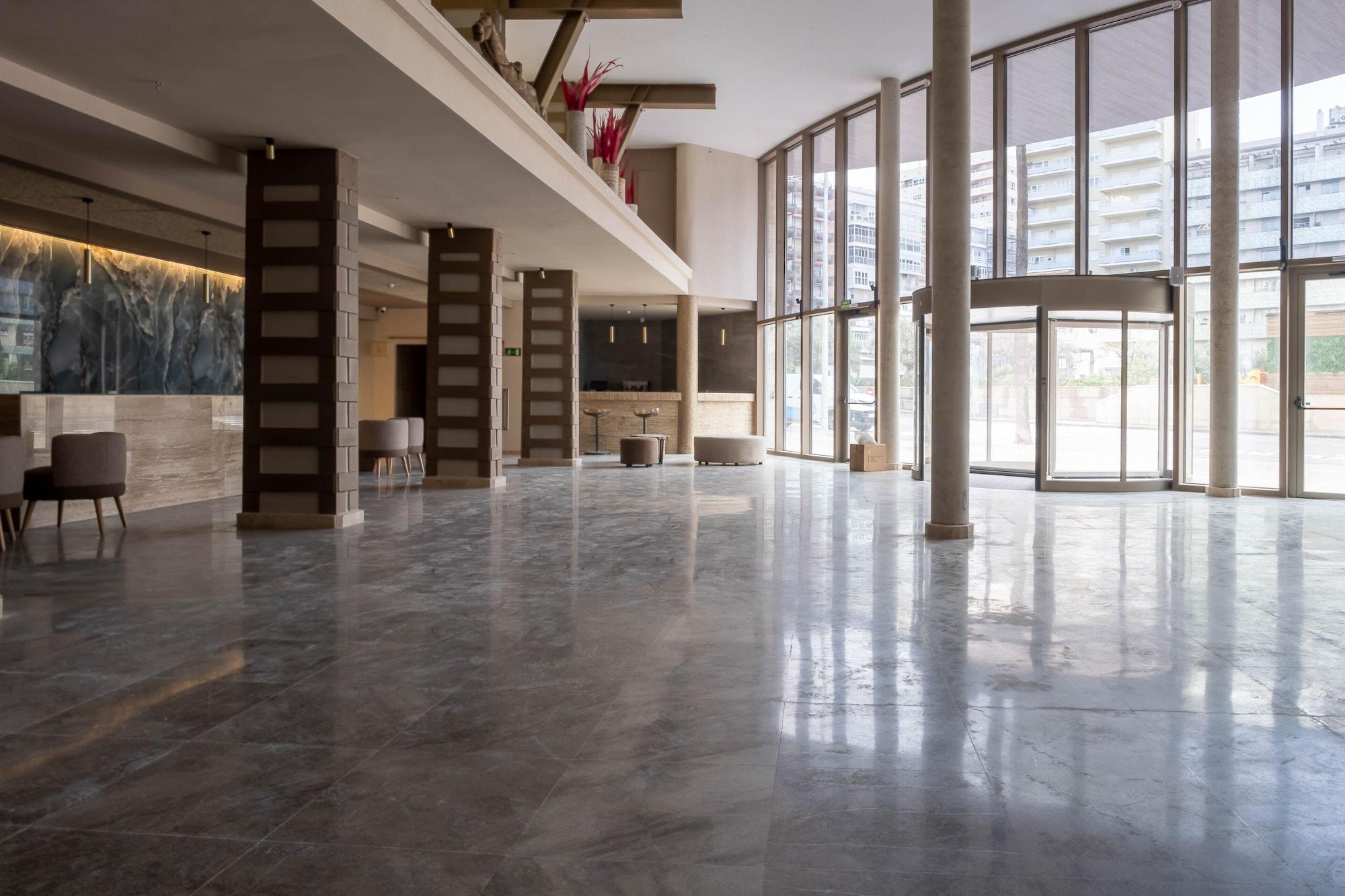 Vista Lobby Hotel Cádiz Bahía by Q Hotels