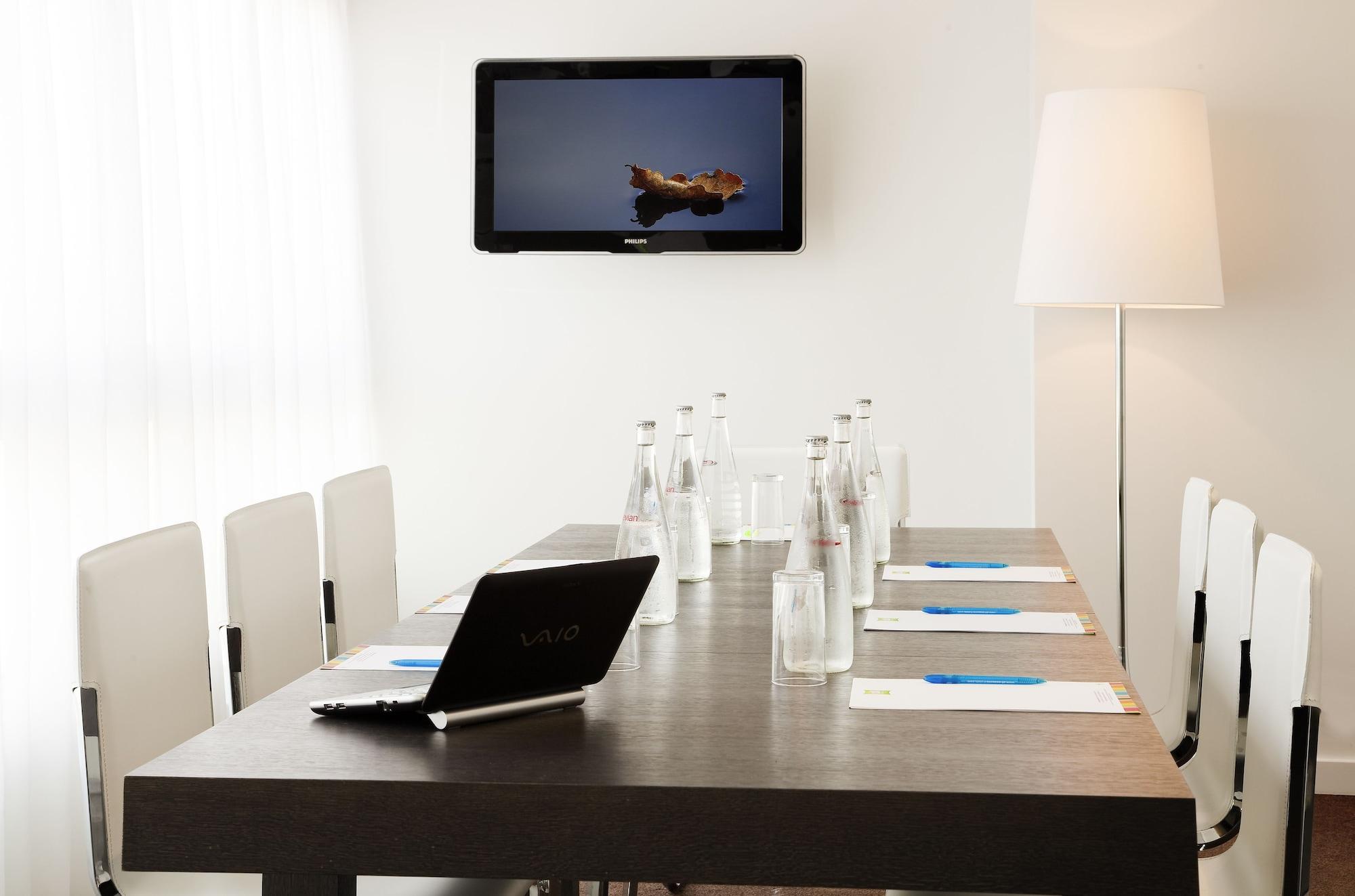 Sala de Reuniones ibis Styles Menton Centre