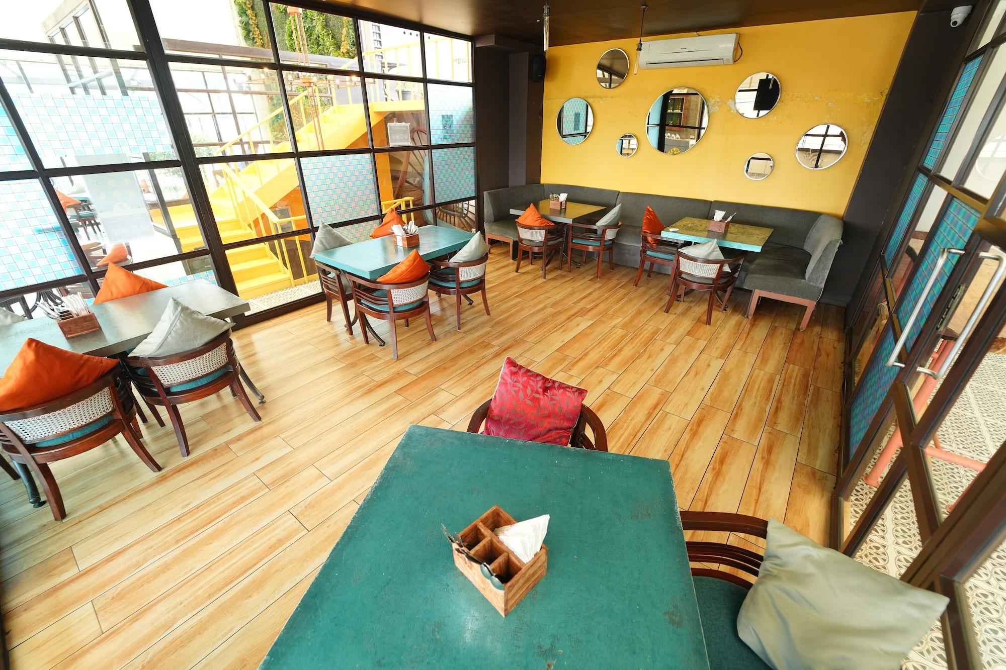 Sala de Reuniones Vaishnavi Residency