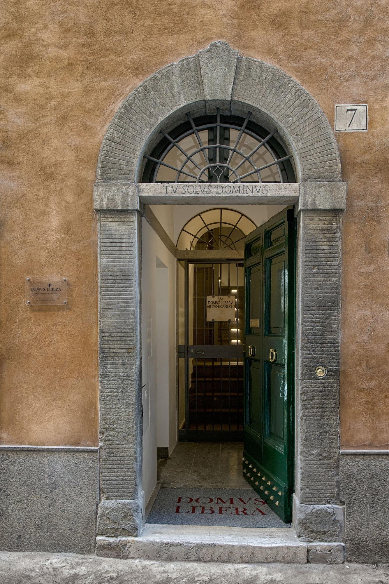 Vista Exterior Domus Libera