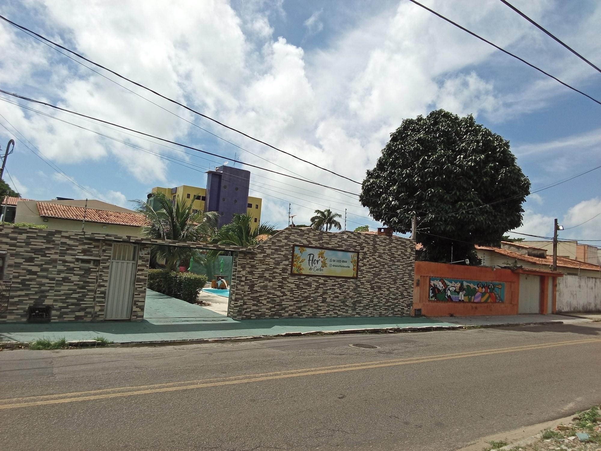 Vista Exterior Hostel e Pousada Flor do Caribe