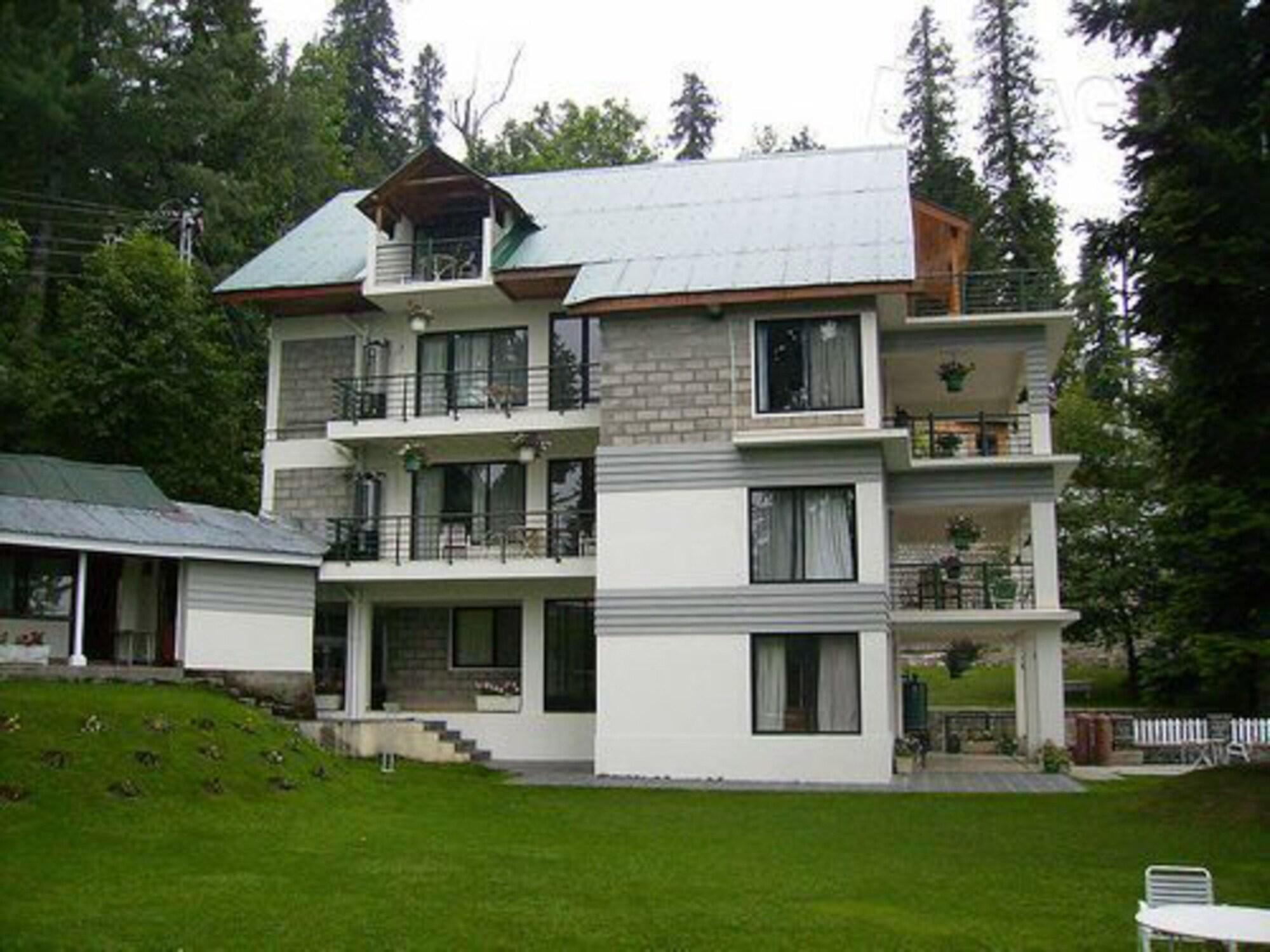 Varios Summer Retreat Hotel