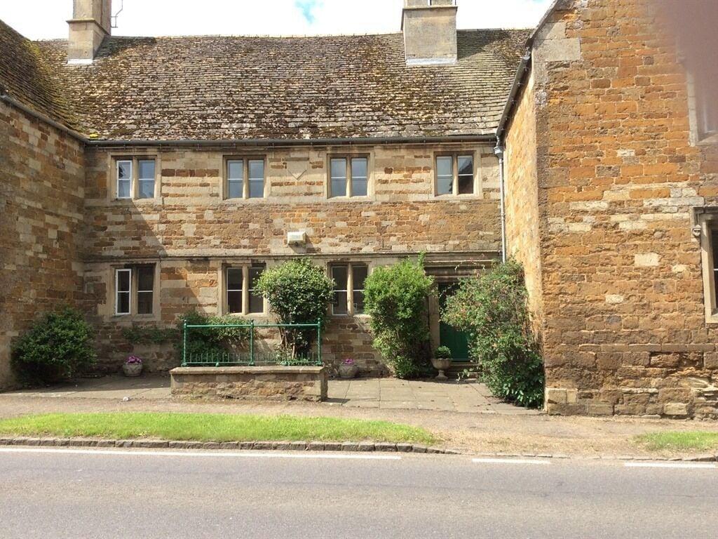 Varios Castle Farm House B&B