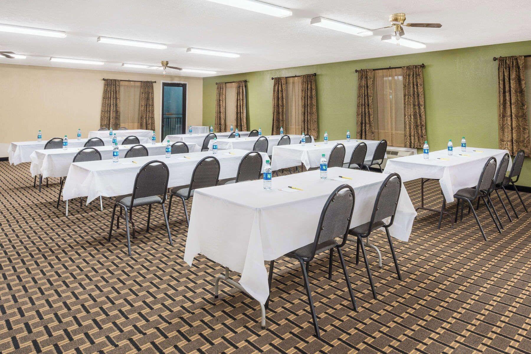Sala de Reuniones Hotel 7 Inn Anna