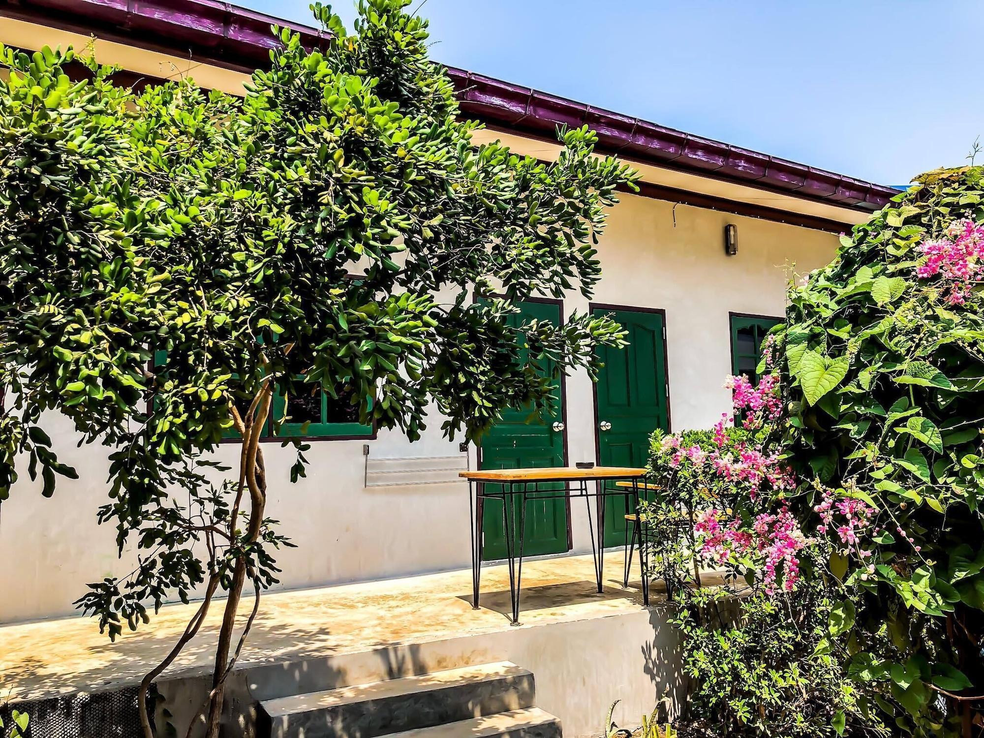 Vista Exterior Samanta By The Sea - Adults Only