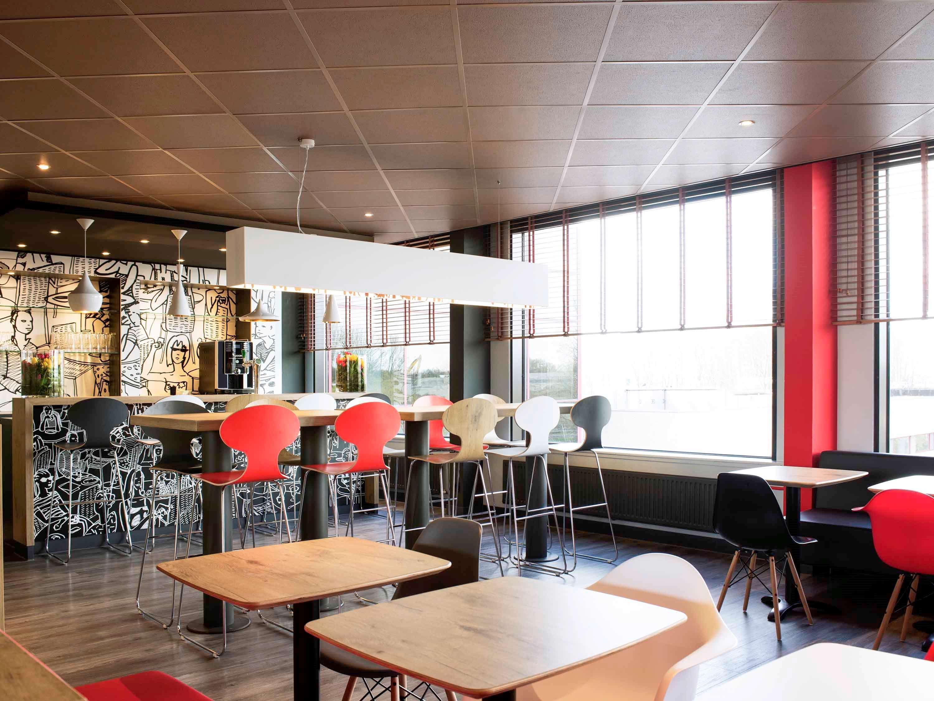 Bar/Salón Hotel ibis Schiphol Amsterdam Airport