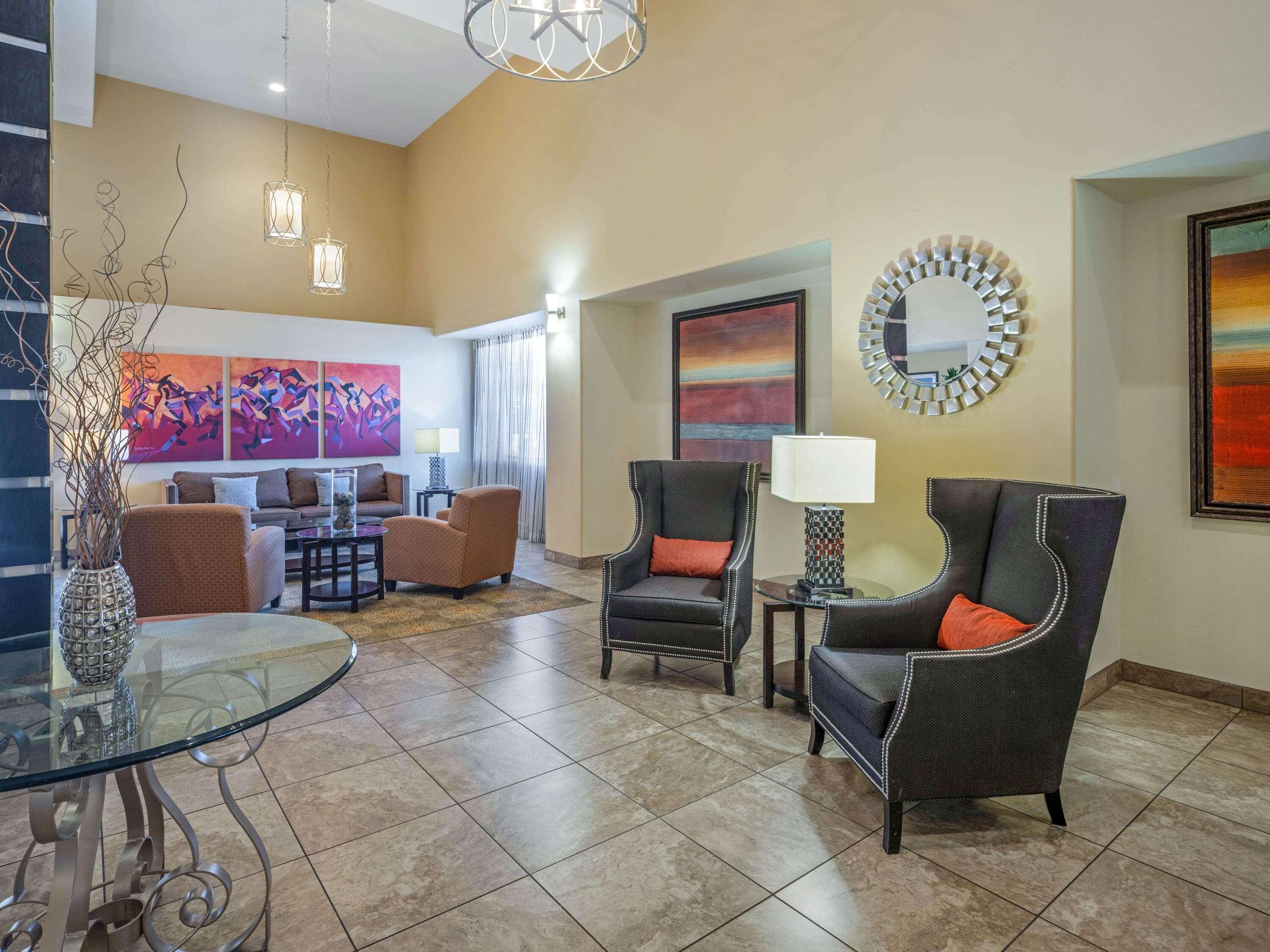 Vista Lobby La Quinta Inn & Suites by Wyndham Tucson - Reid Park