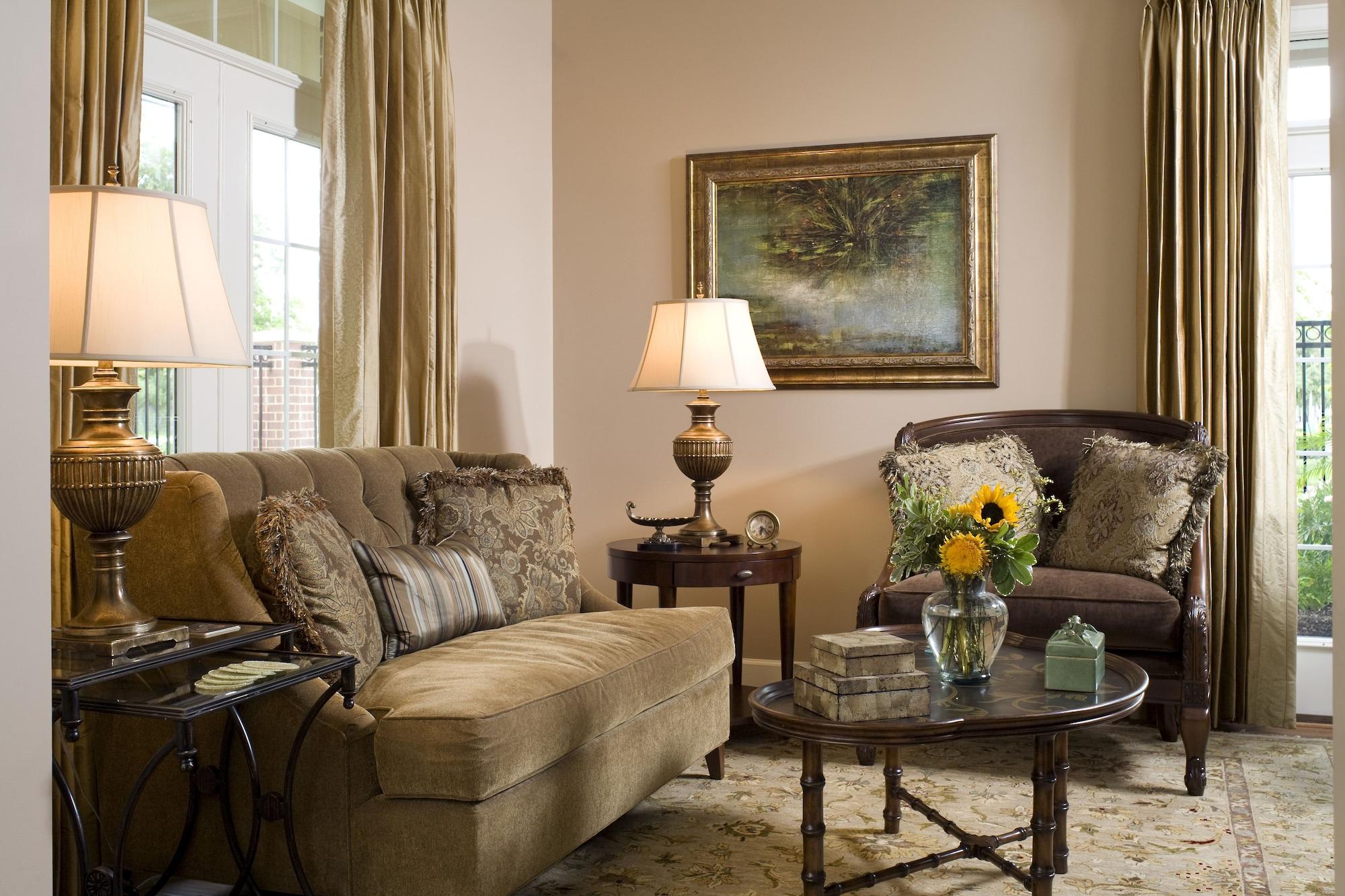 Vista Lobby La Maison in Midtown an urban B&B