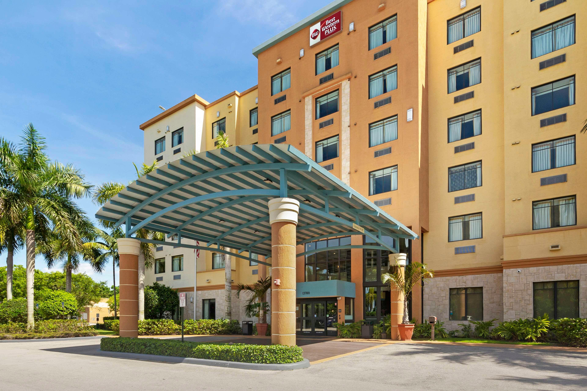 Vista Exterior Best Western Plus Miami Executive Airport Hotel & Suites