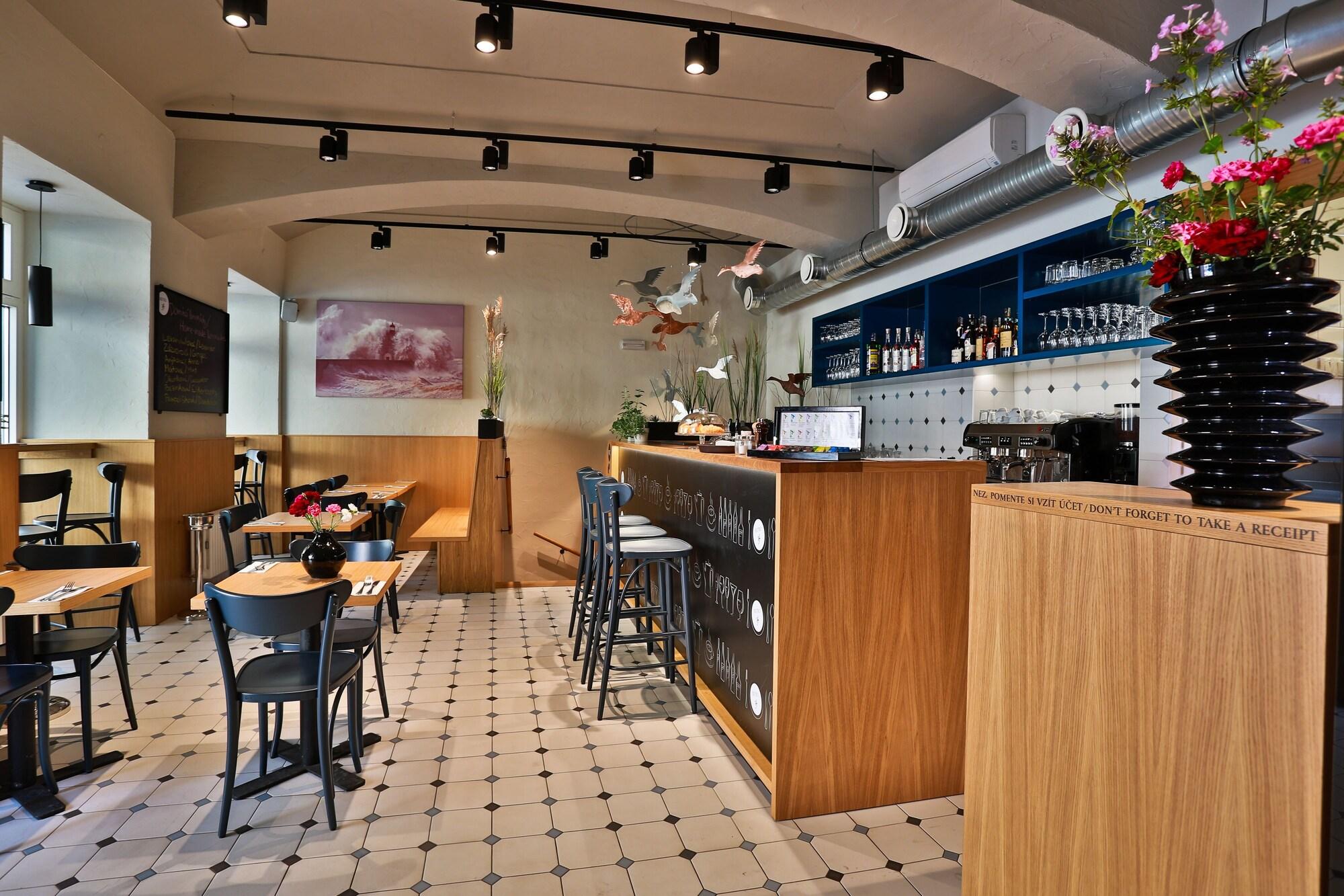 Vista Lobby James Hotel & Apartments