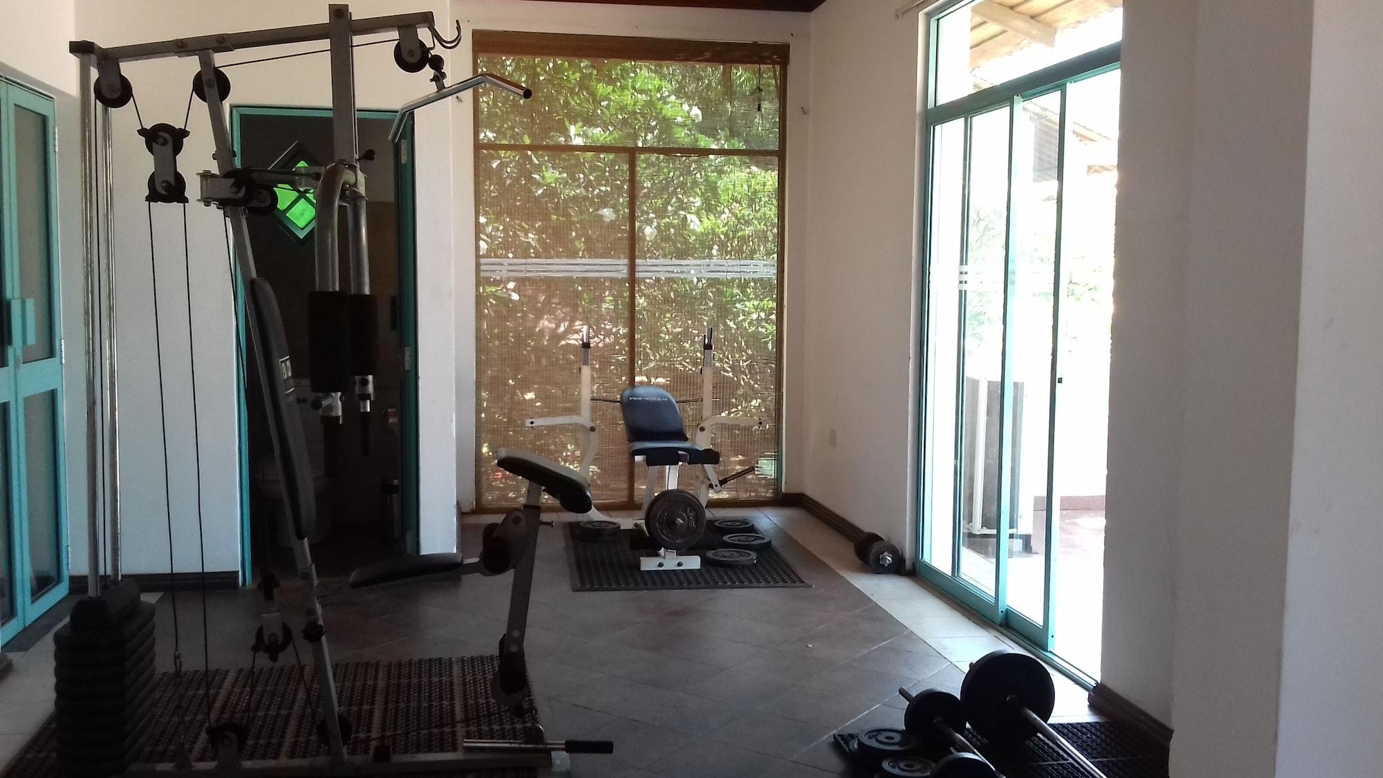 Gimnasio Mandara Rosen