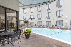 Alojamiento - Lamplighter Inn & Suites - South