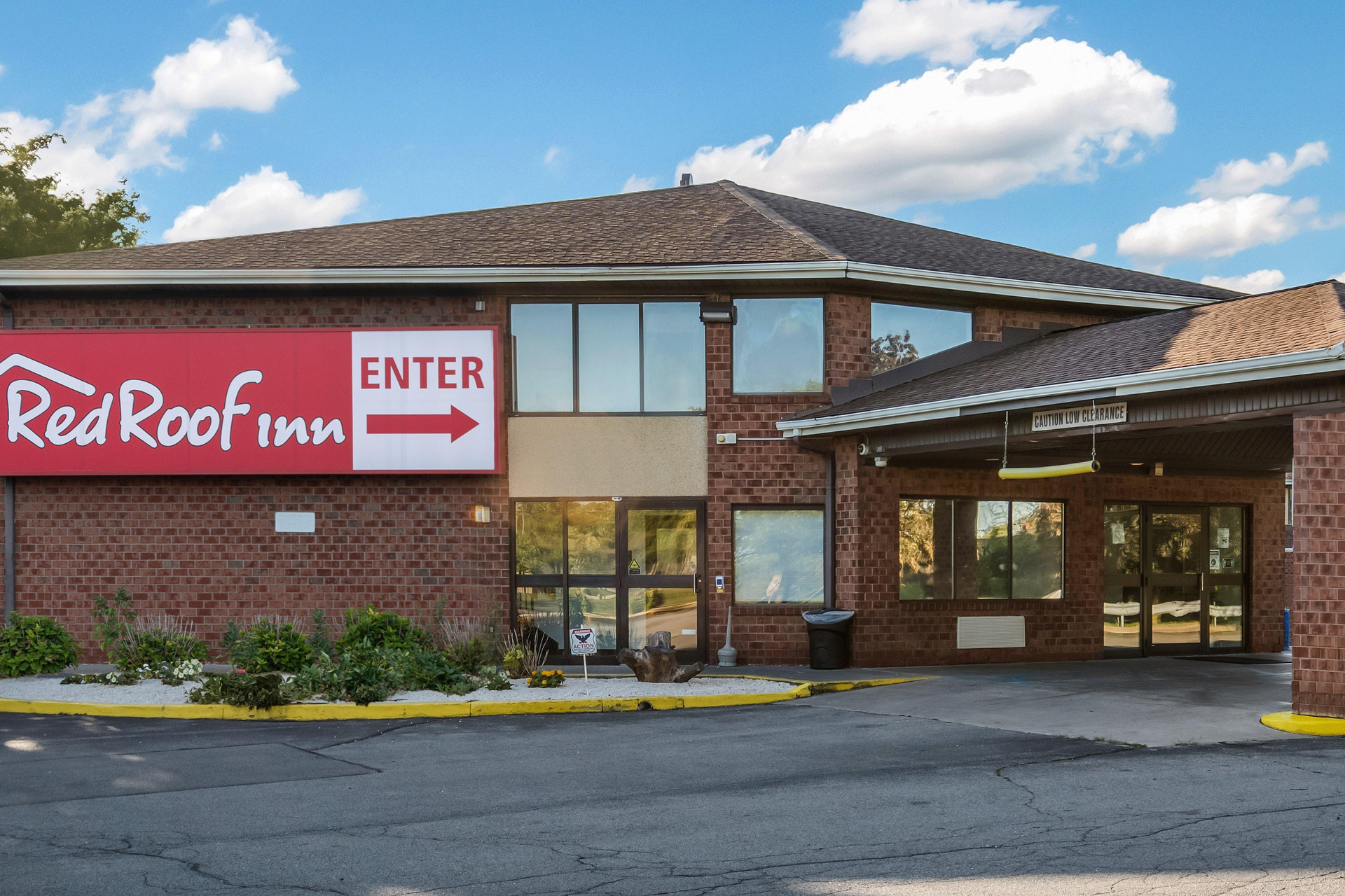 Vista Exterior Red Roof Inn Rochester – Airport