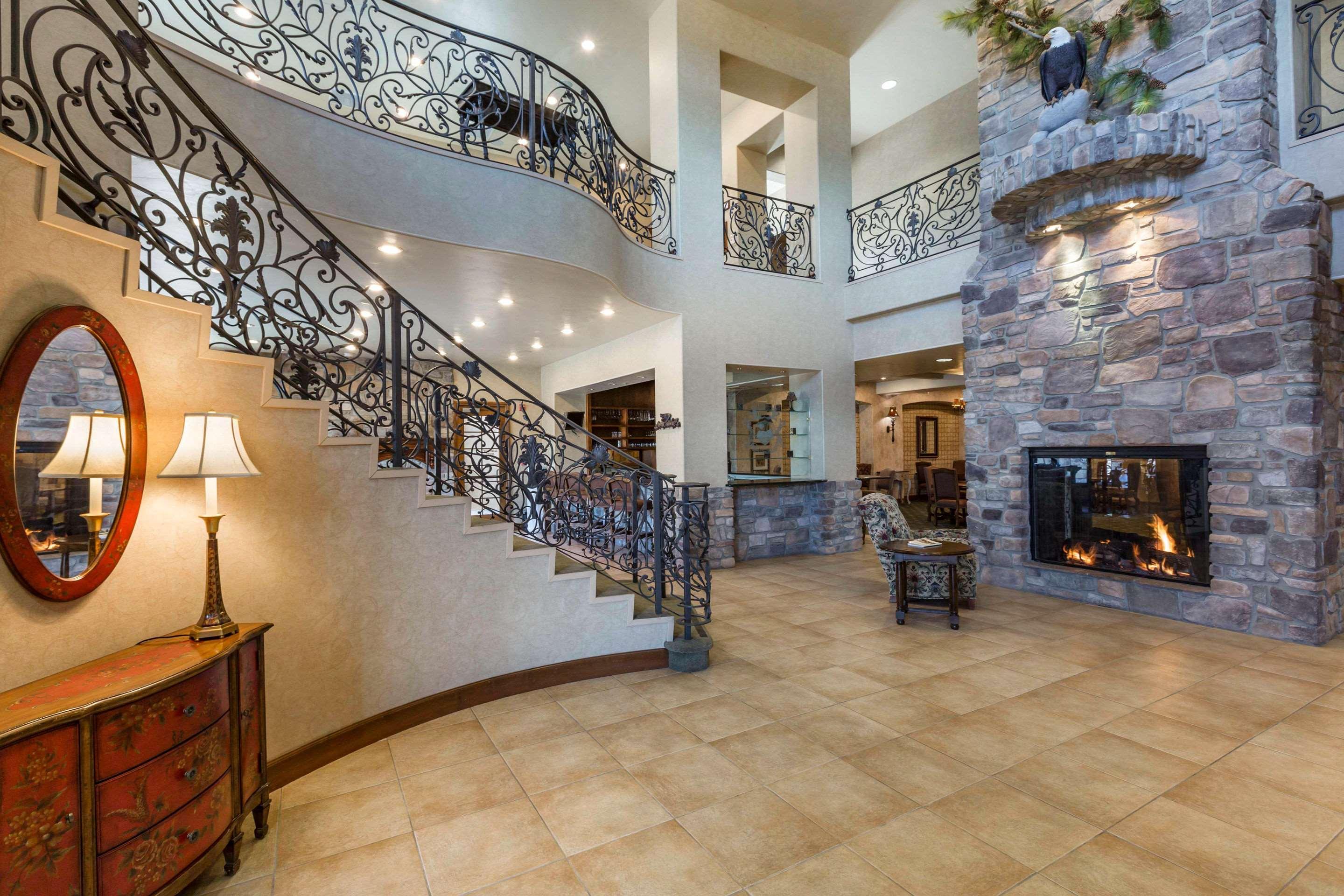 Vista Lobby Bluegreen Vacations Big Bear Village, Ascend Resort Collection