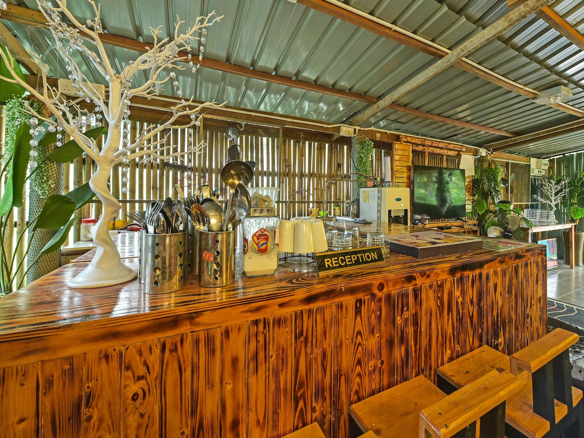 Vista Lobby Oyo 90636 Teratak Zakiah Chalet