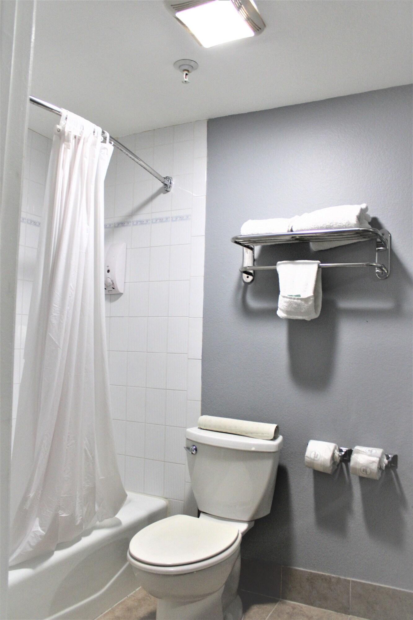 Equipamiento de Habitación Rancho San Diego Inn & Suites