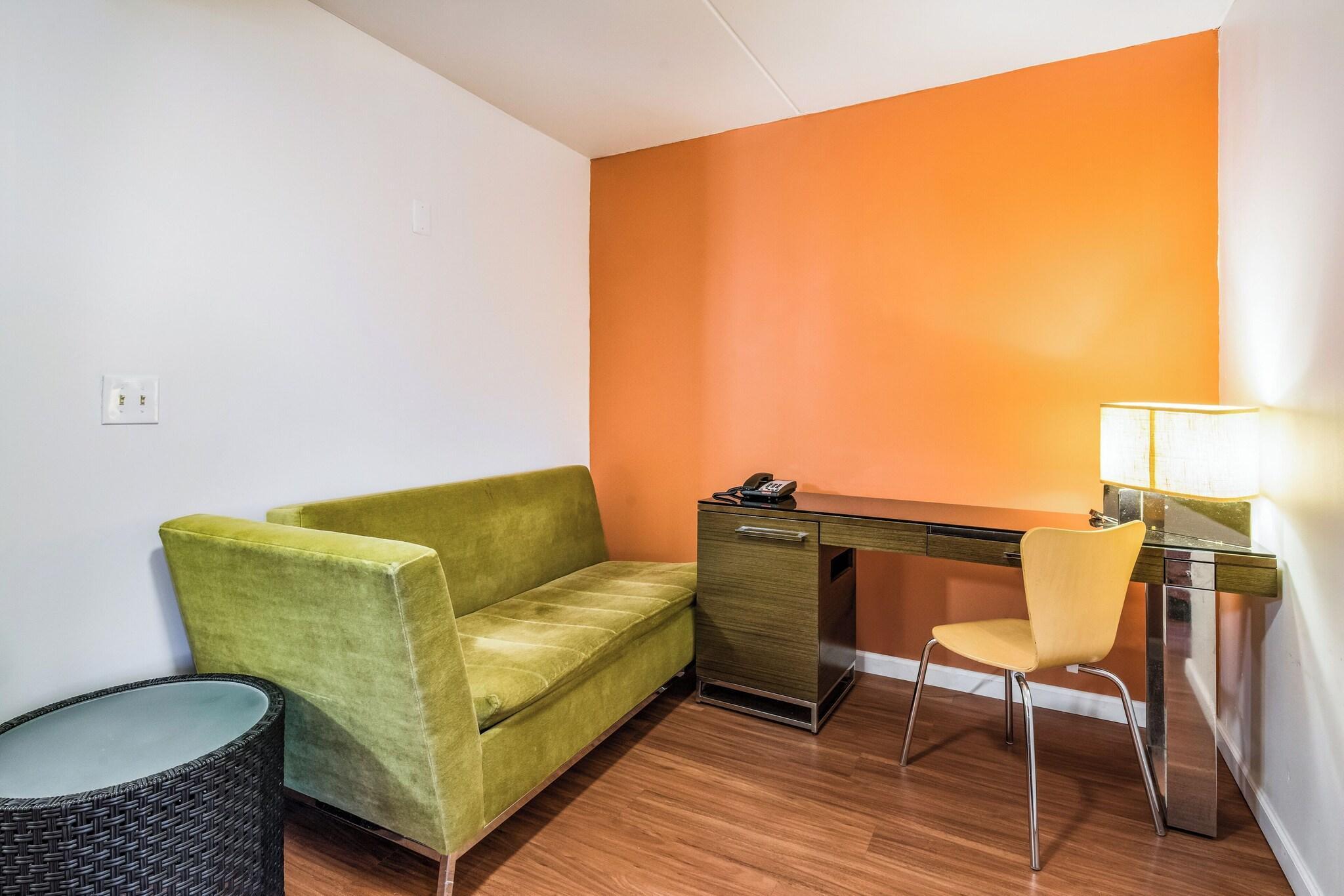 Vista Lobby Motel 6 Tinton Falls, NJ – Neptune