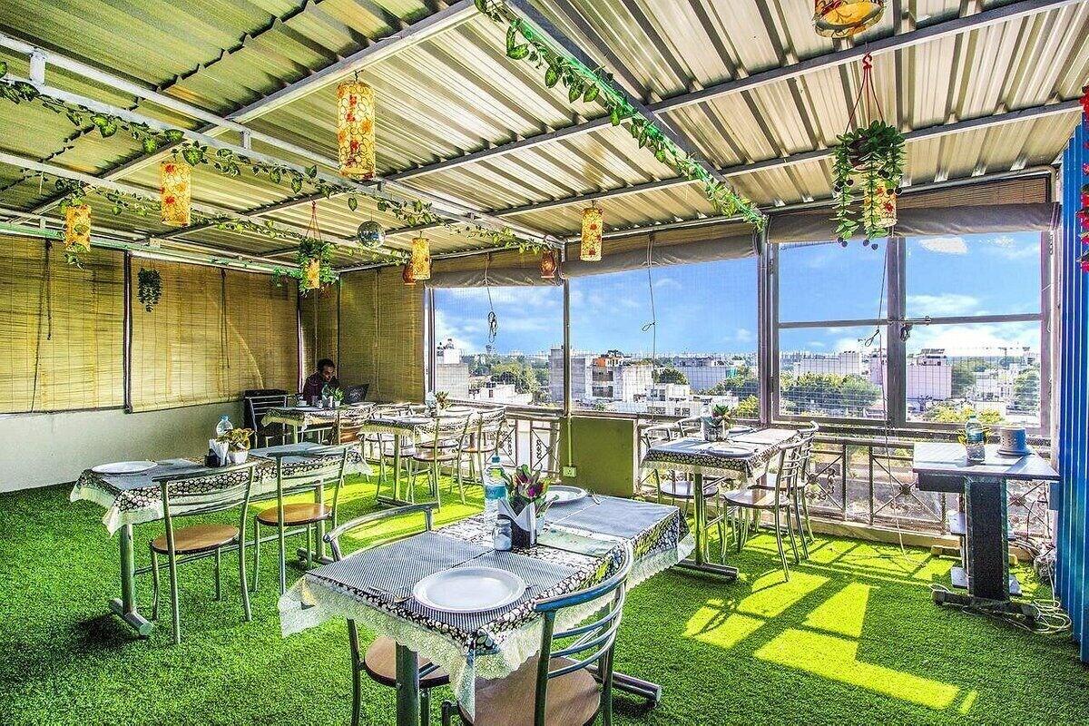 Restaurant The Airport Residency