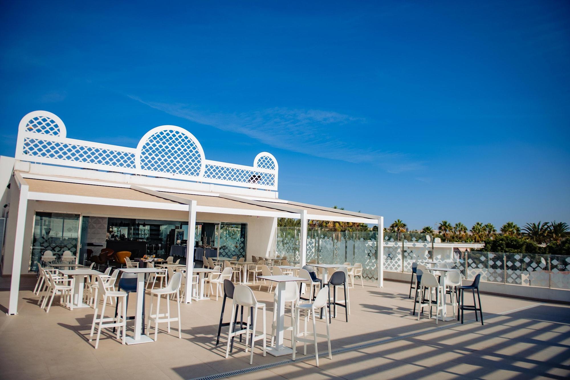 Restaurant Bahía Calma Beach