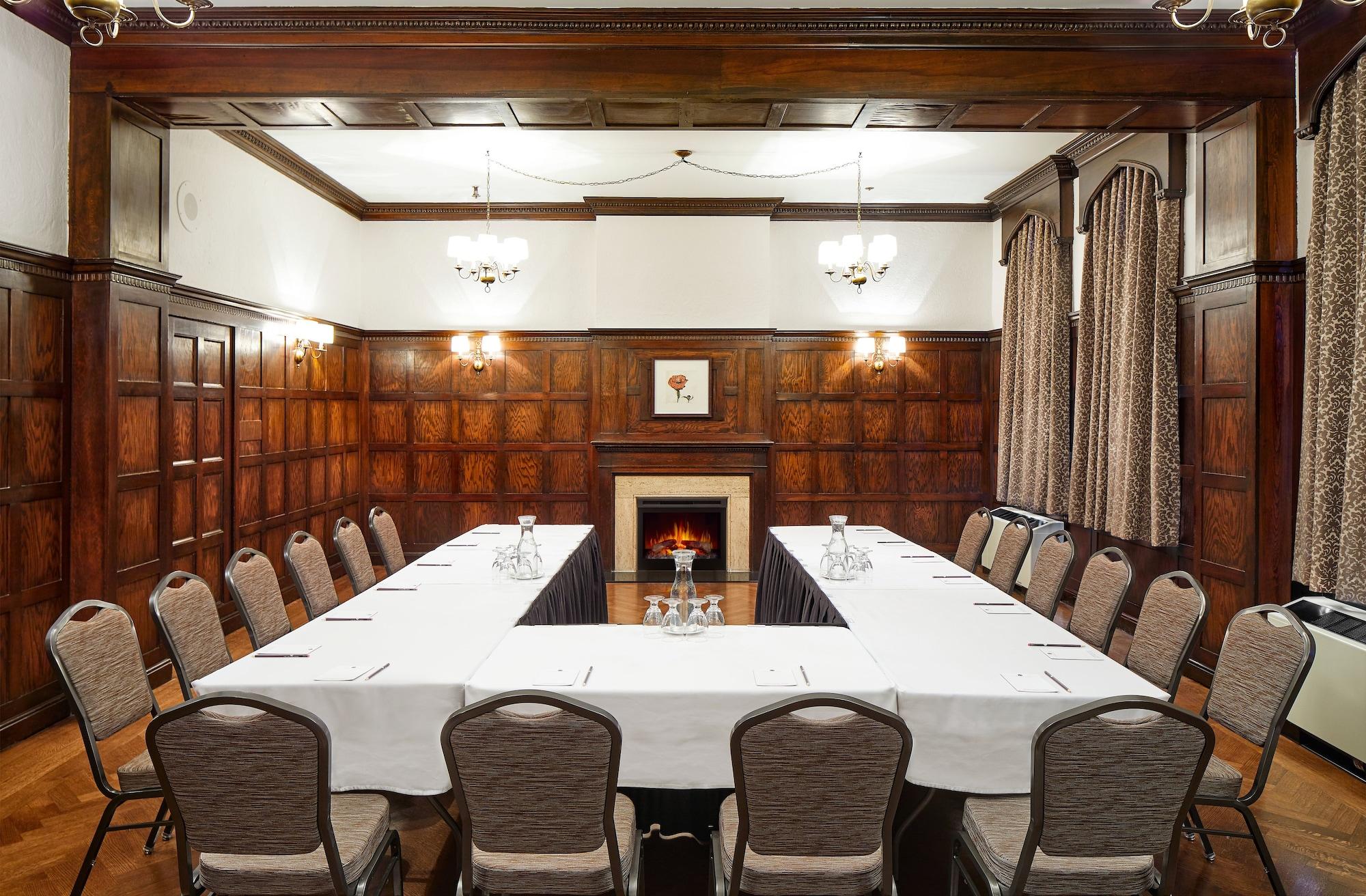 Sala de Reuniones The Walper Hotel, part of JdV by Hyatt