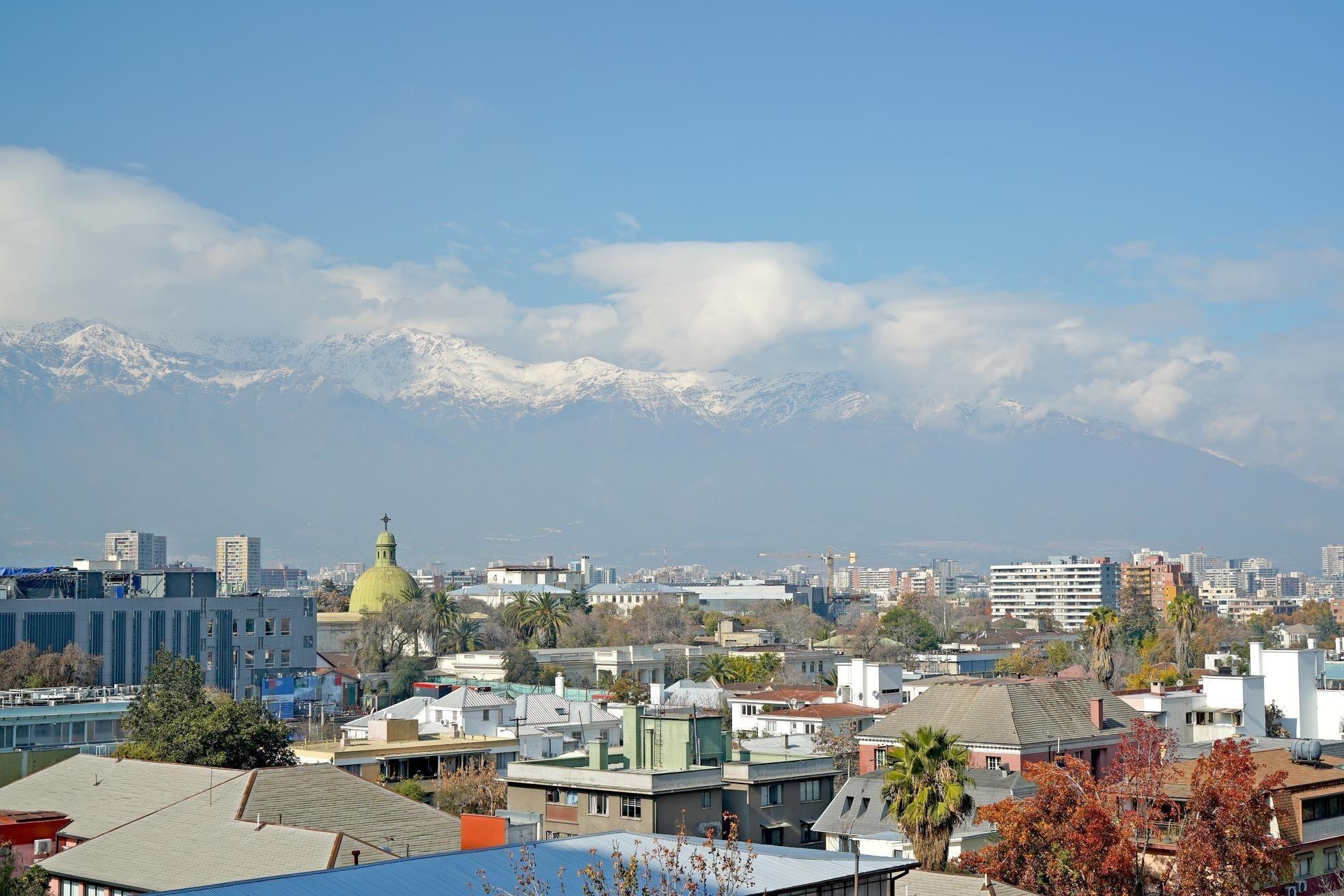 Vista Exterior NH Ciudad de Santiago