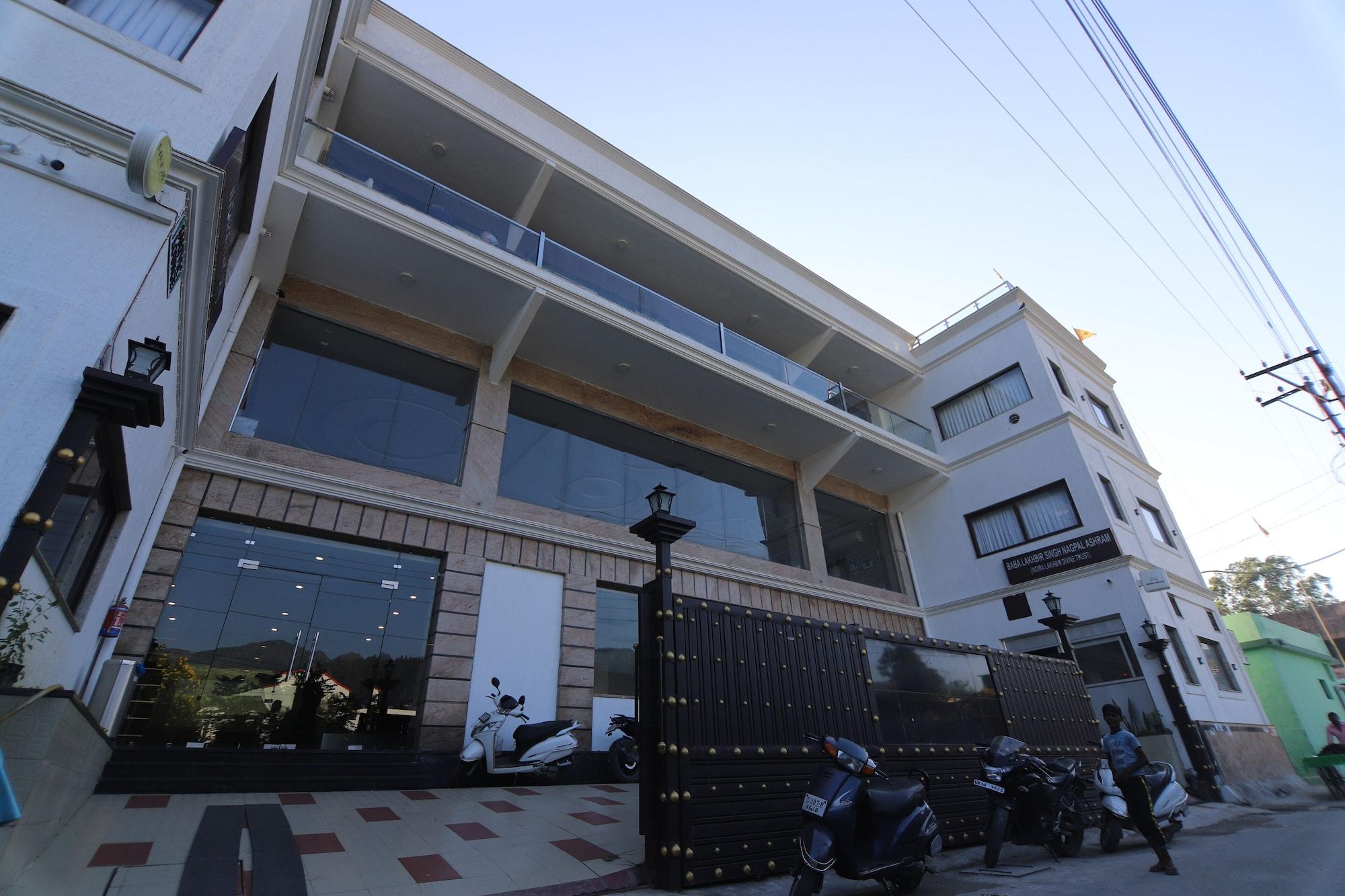 Vista Exterior Indira Nikunj Rubystone Exotic