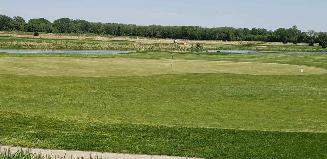Campo de Golf Comfort Inn and Suites Ames near ISU Campus