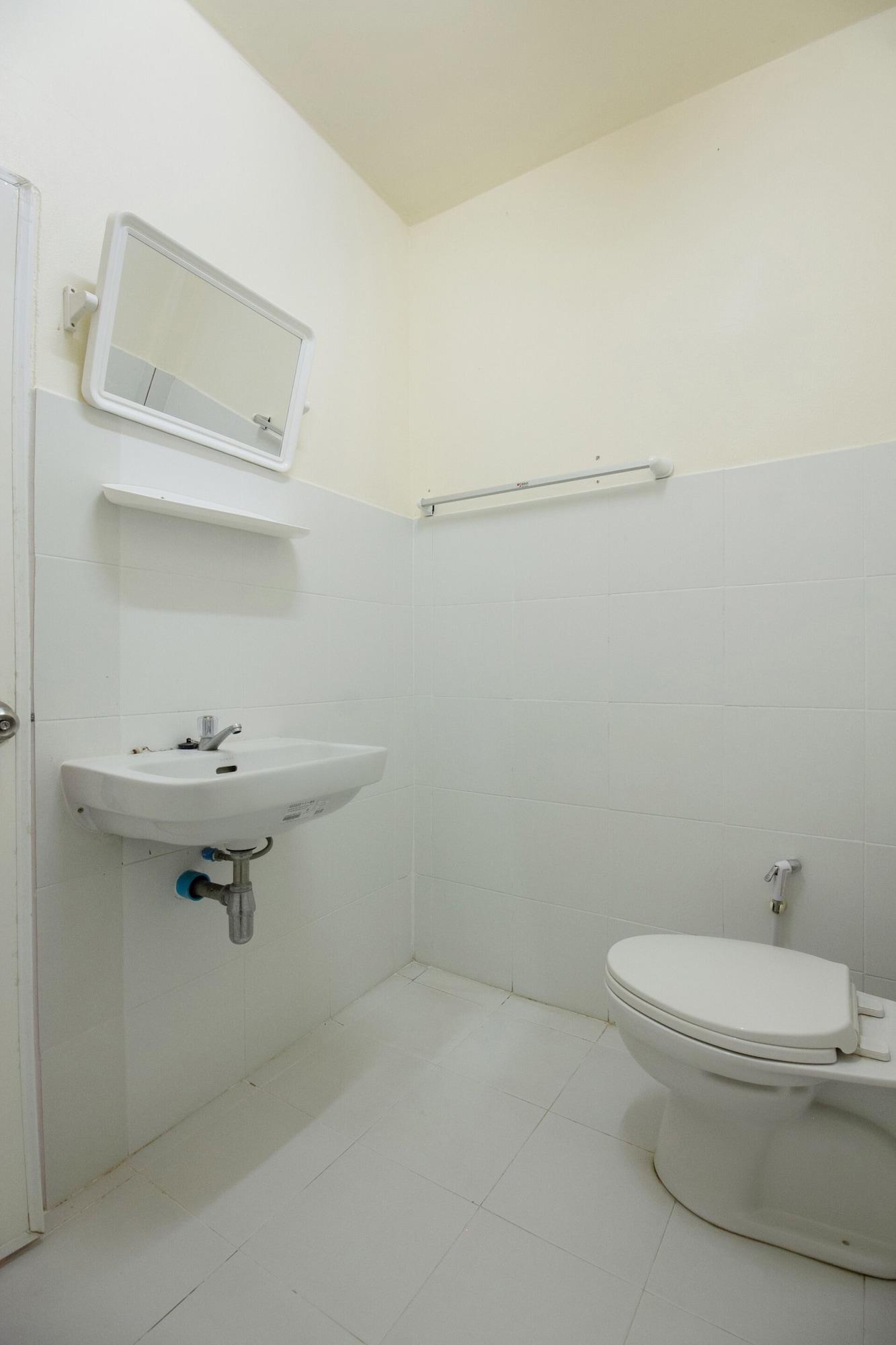 Equipamiento de Habitación OYO 75359 Thaiburi Thara Resort