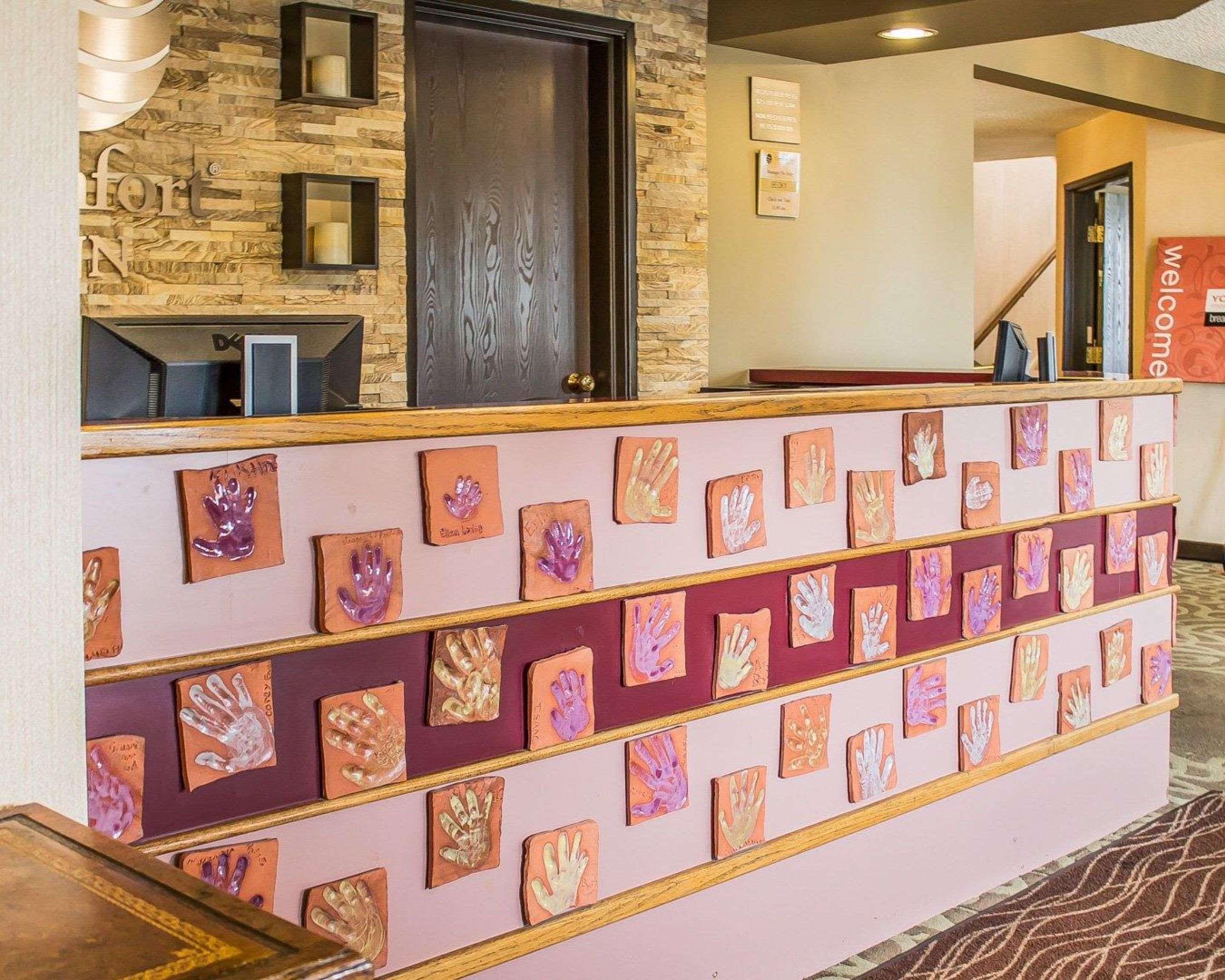 Vista Lobby Comfort Inn Manistique