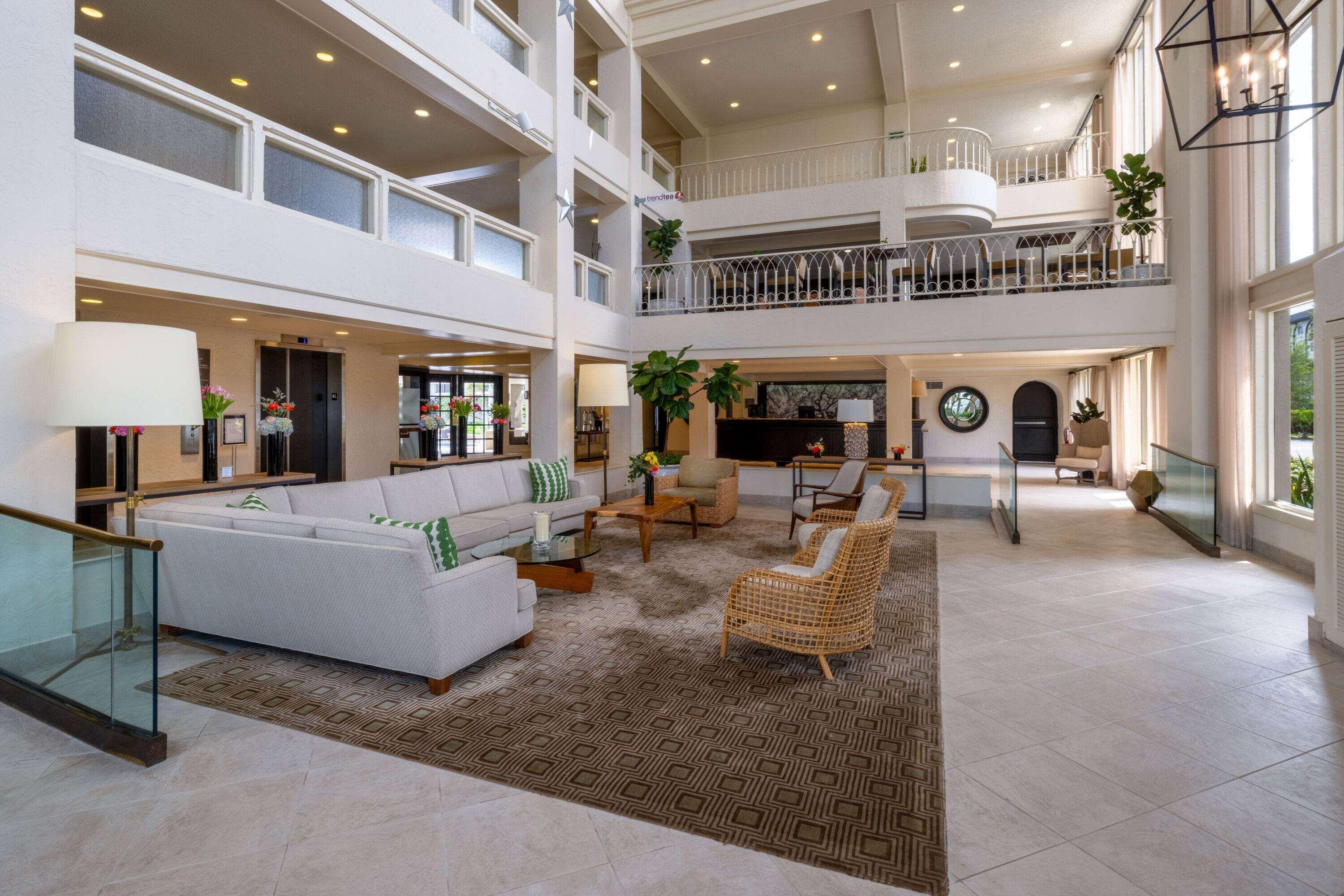 Vista Lobby Wyndham Boca Raton Hotel