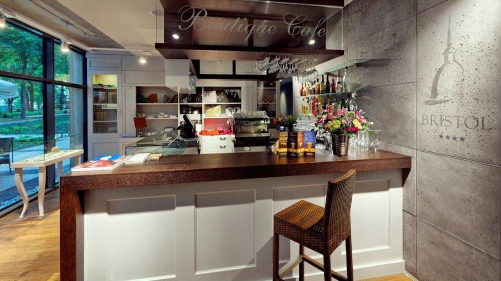 Restaurant Bristol ART & Medical SPA