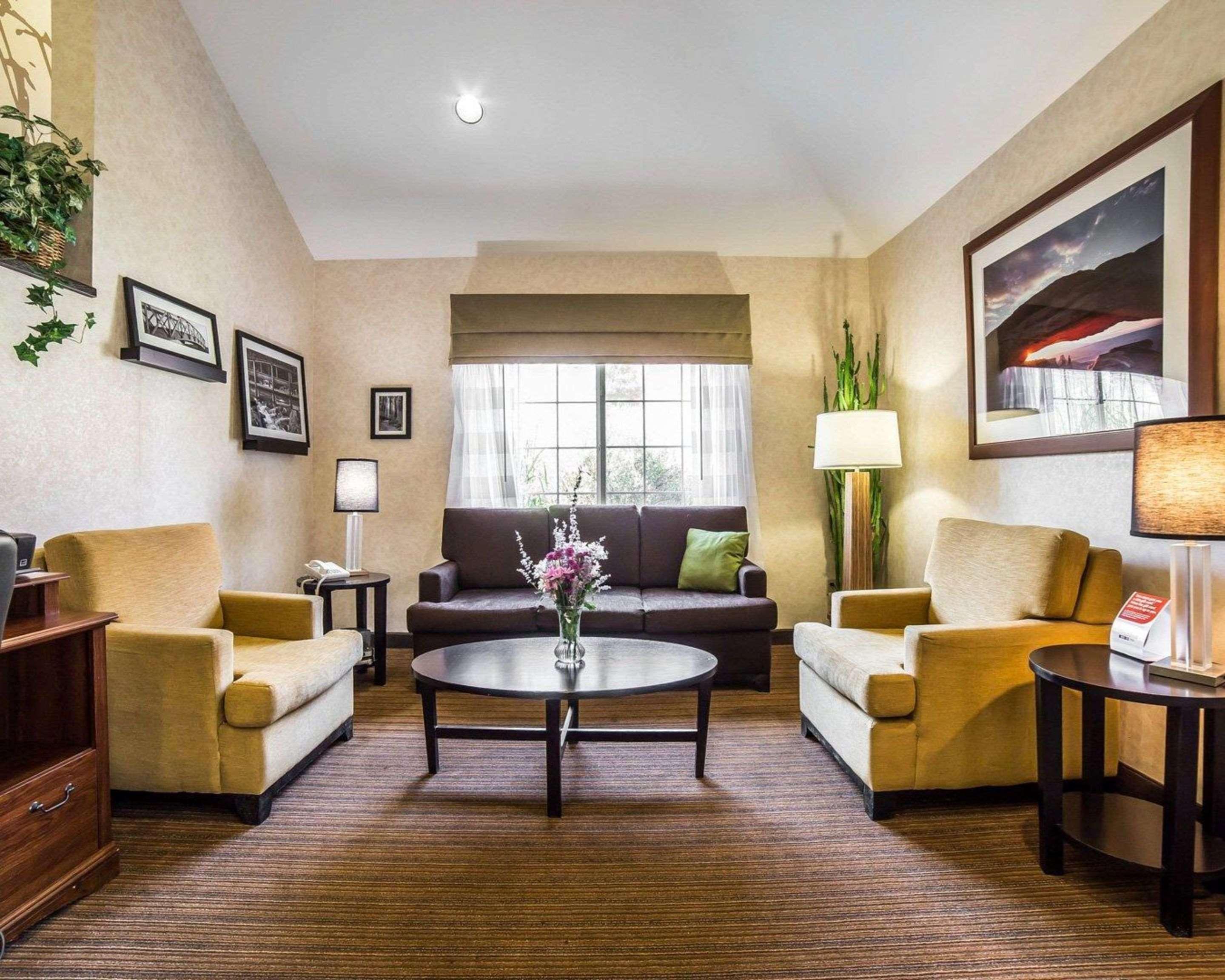 Vista Lobby Quality Inn Moab Slickrock Area