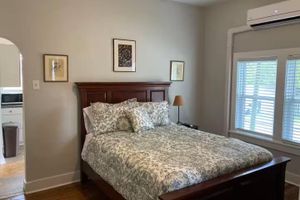 Alquiler Vacacional - Convenient stone apartment near everything! Month+