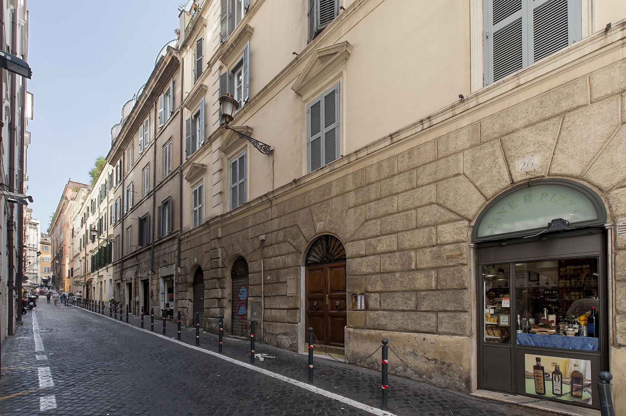 Vista Exterior Daphne Trevi