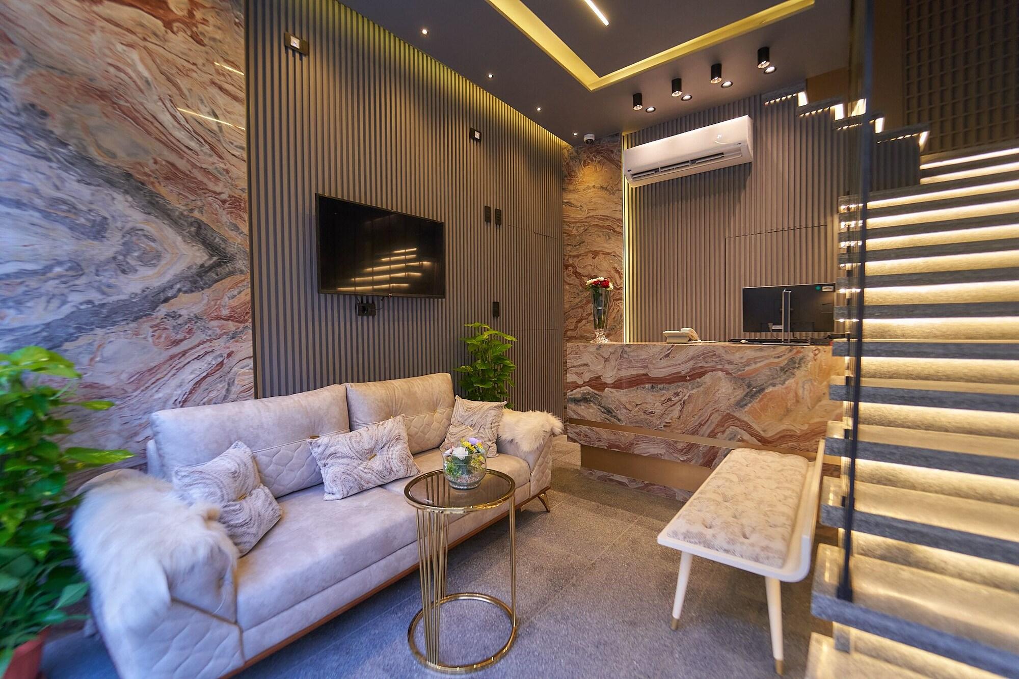 Vista Lobby Gold's Pyramids Hotel